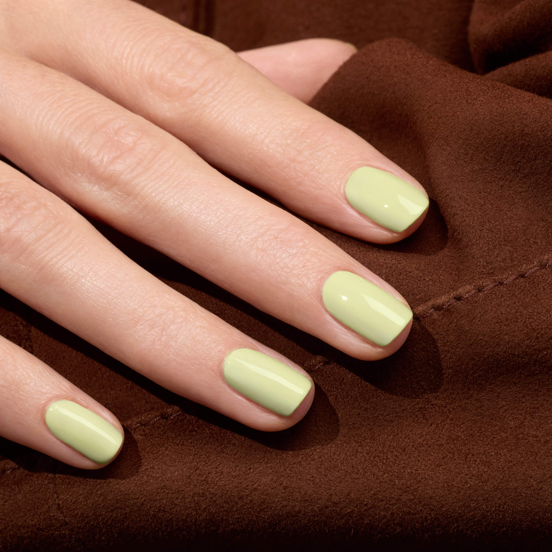 manicurist-green-flash-pistachio-semi-permanent-vert image 4