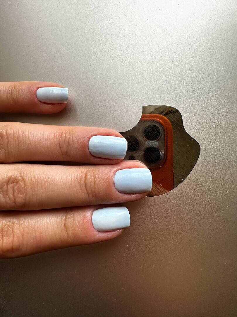 Gris bleuté