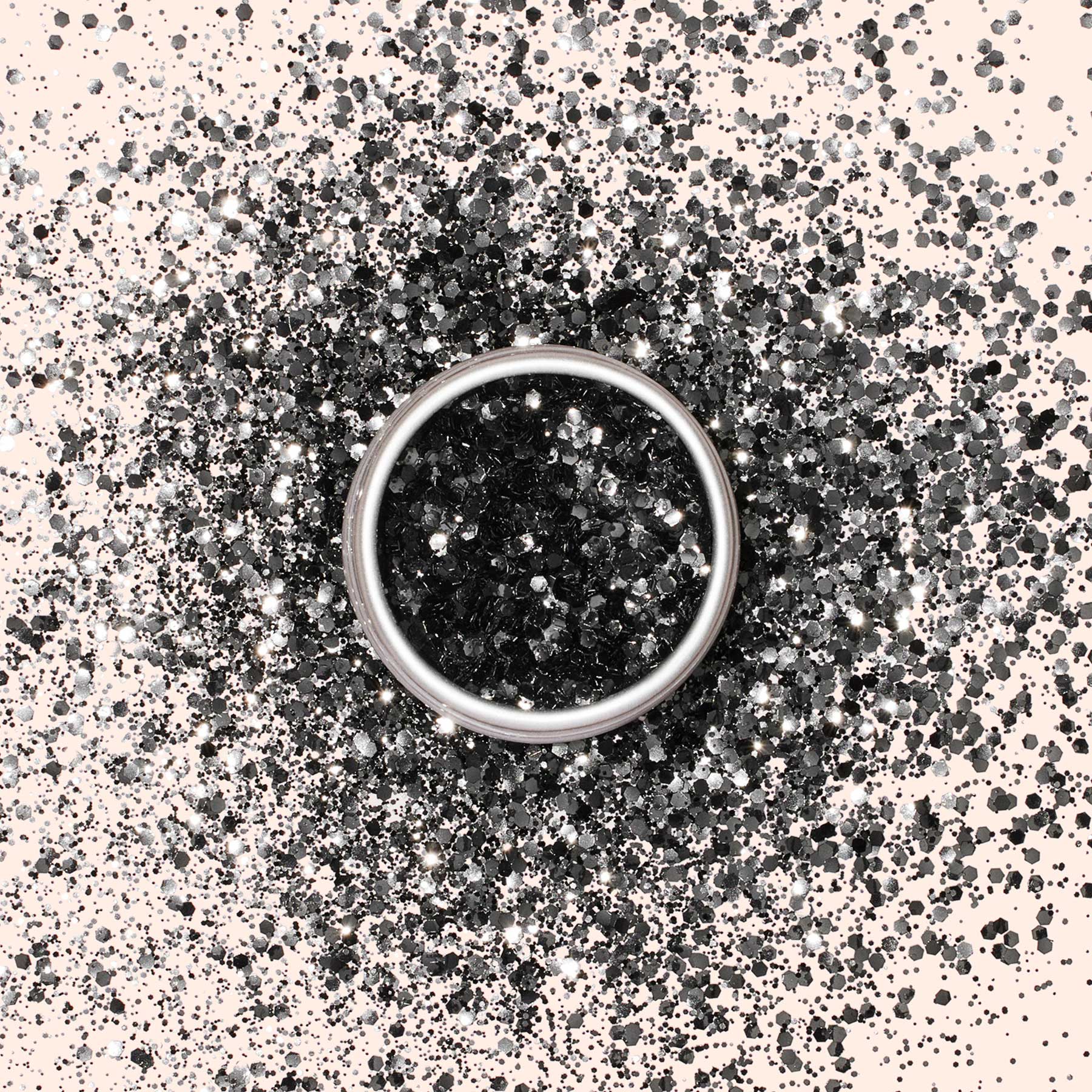 manicurist-black-diamond-paillettes-biod-gradables-ongles image 1