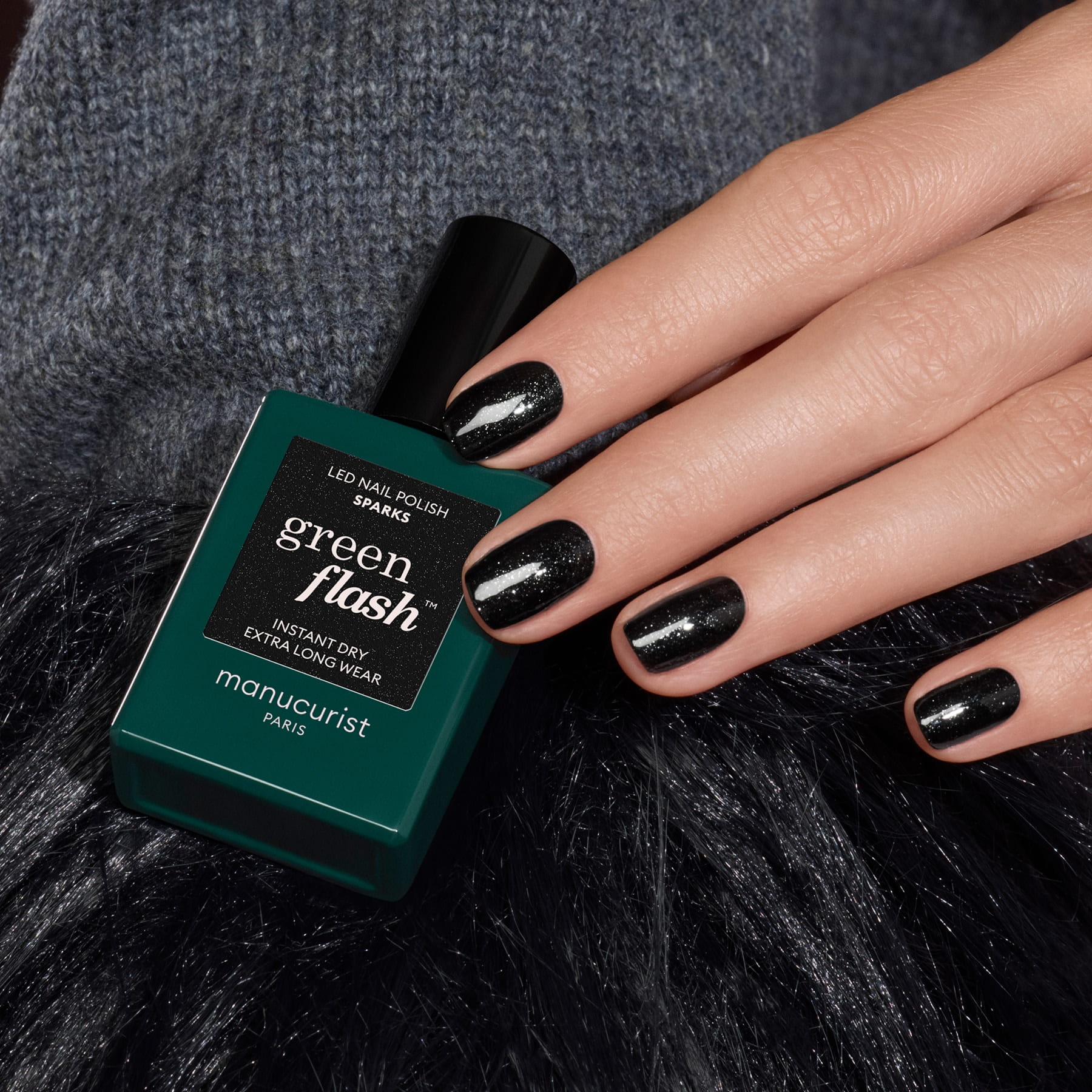 manicurist-green-flash-sparks-noir-paillet-15ml image 4