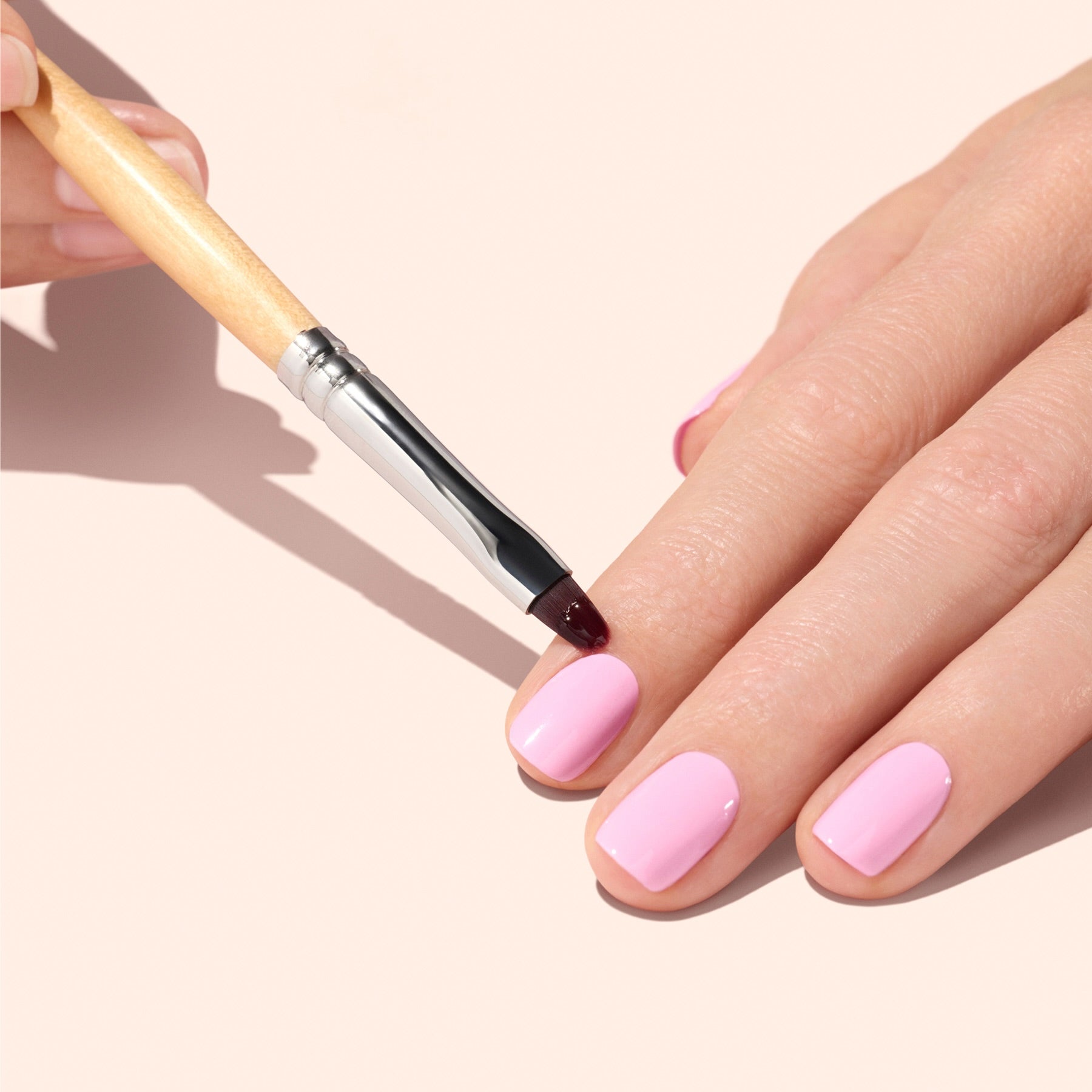 manicurist-pinceau-plat-accessoire-nail-art-poils-vegan image 2