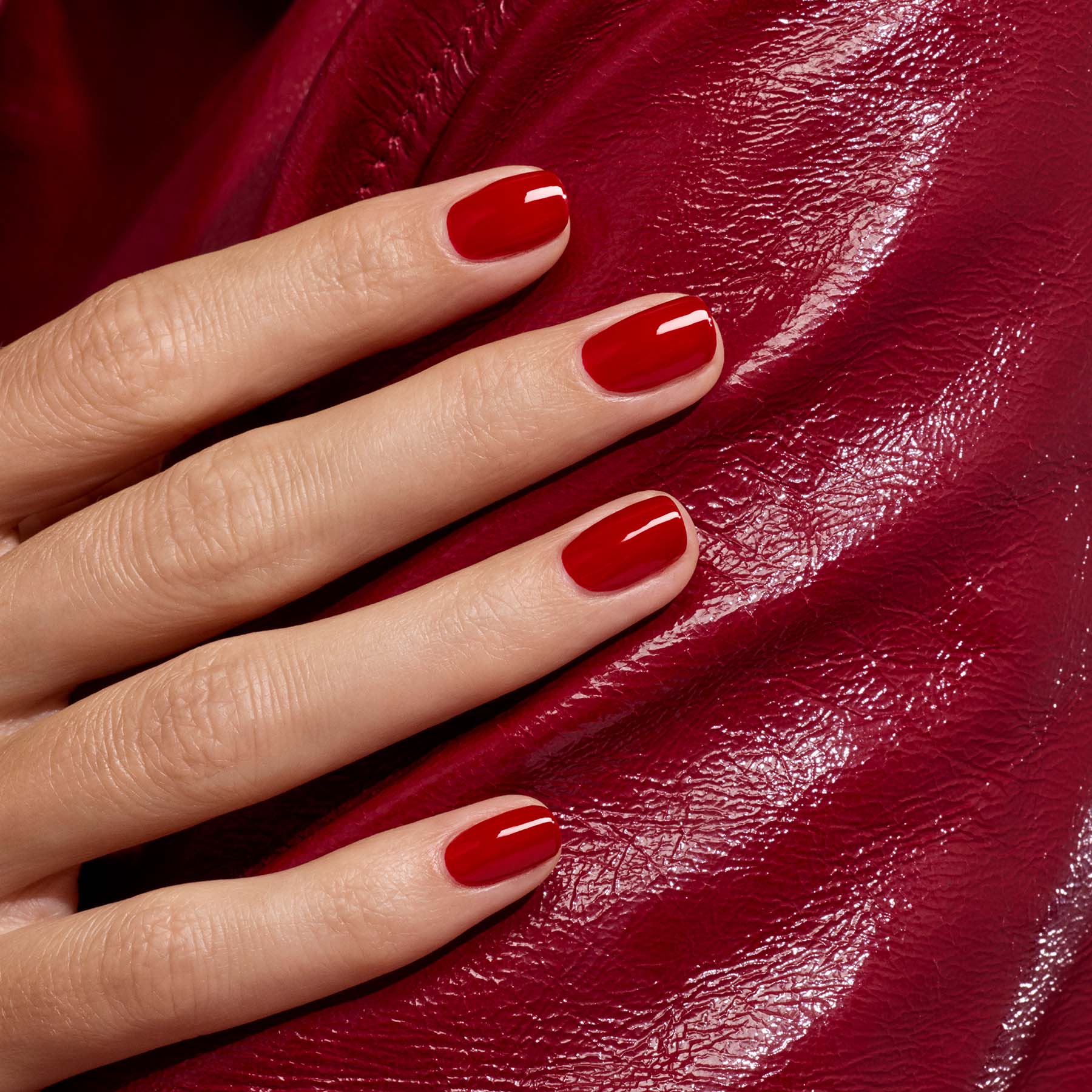 manicurist-green-flash-vernis-semi-permanent-red-velvet-rouge image 2