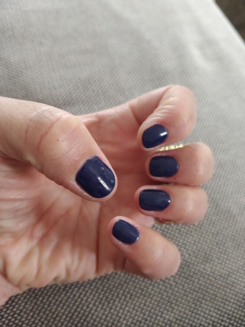 Joli sur ongles courts