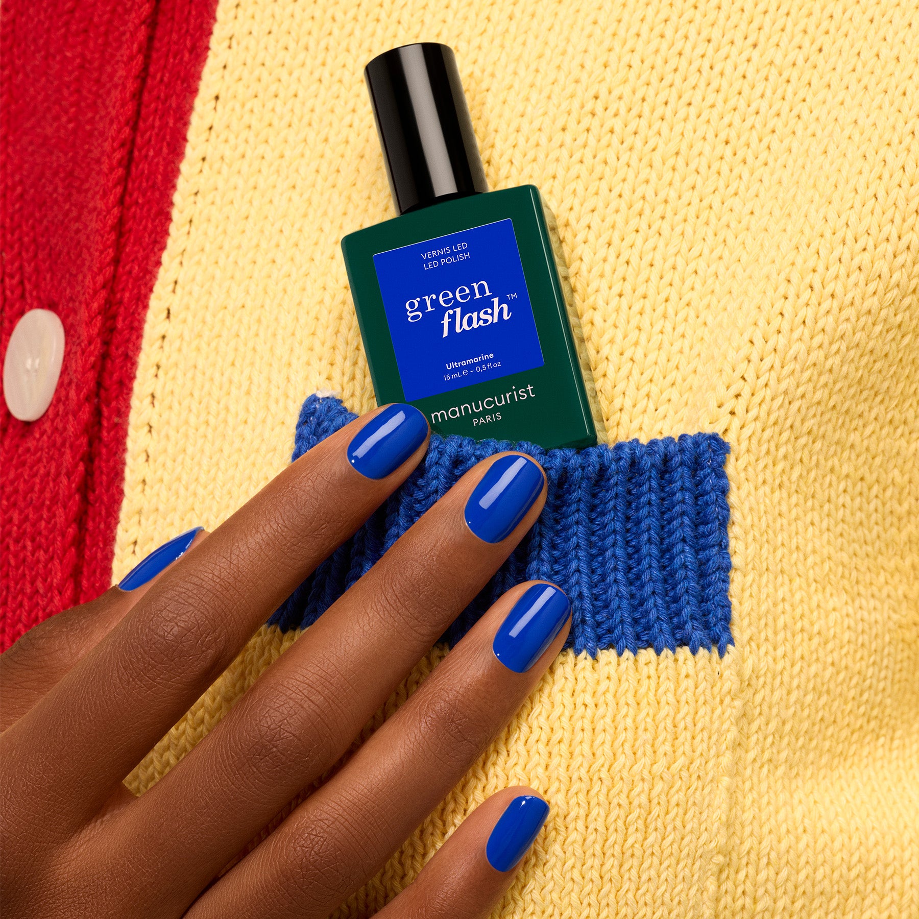 manicurist-green-flash-ultramarine-vernis-semi-permanent-bleu image 3