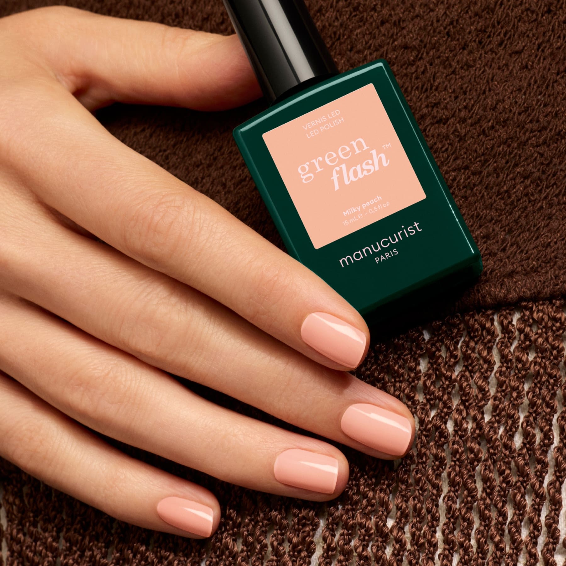 manicurist-green-flash-milky-peach-vernis-semi-permanent-p-che-laiteux image 5