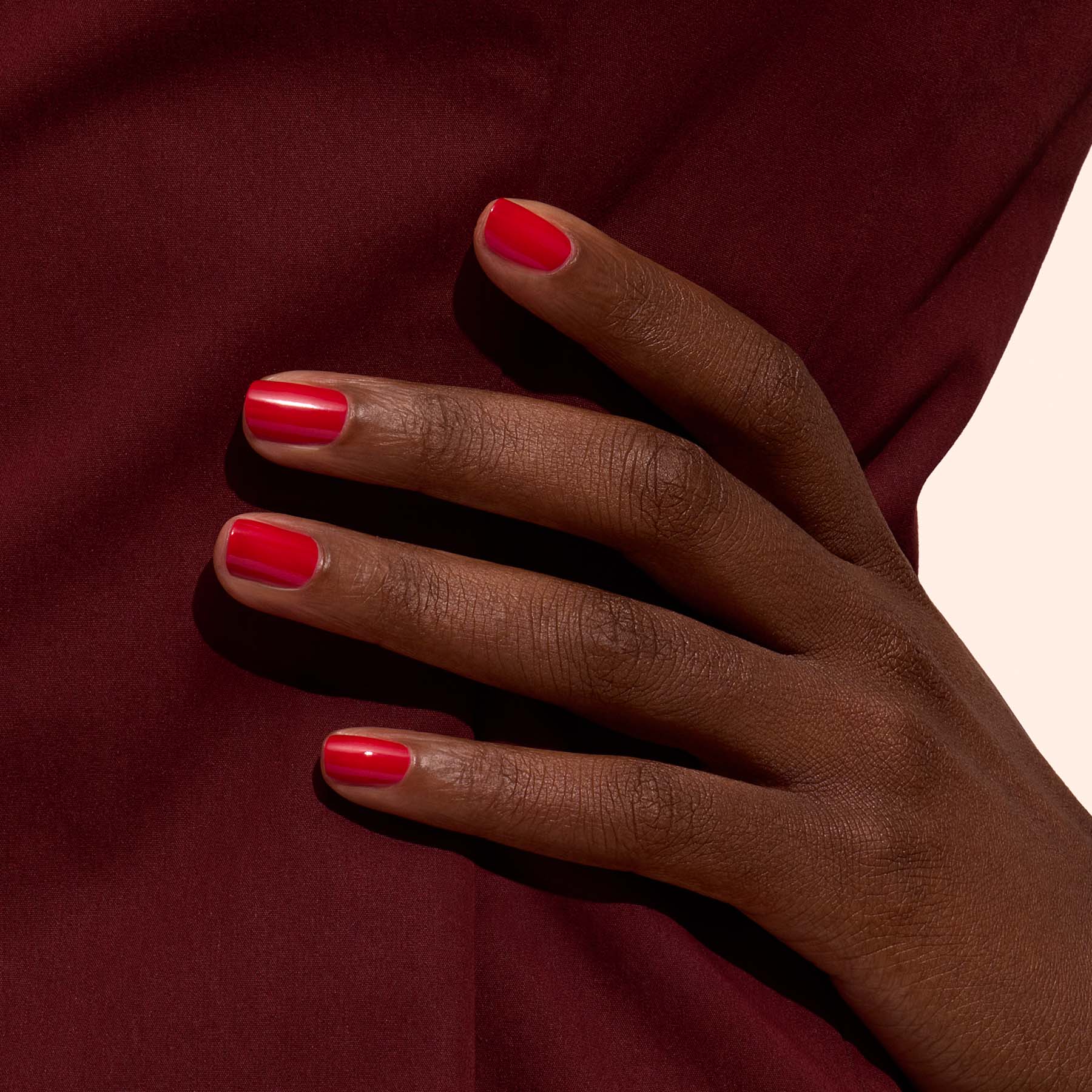 manucurist-green-flash-poppy-red-vernis-semi-permanent-rouge-vif image 4