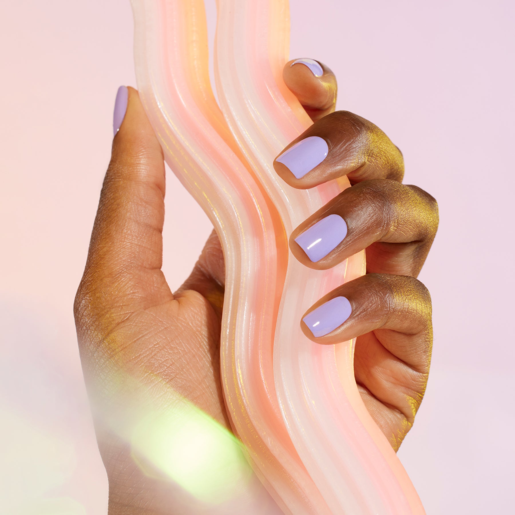 manicurist-green-flash-wisteria-vernis-semi-permanent-violet-pastel image 3