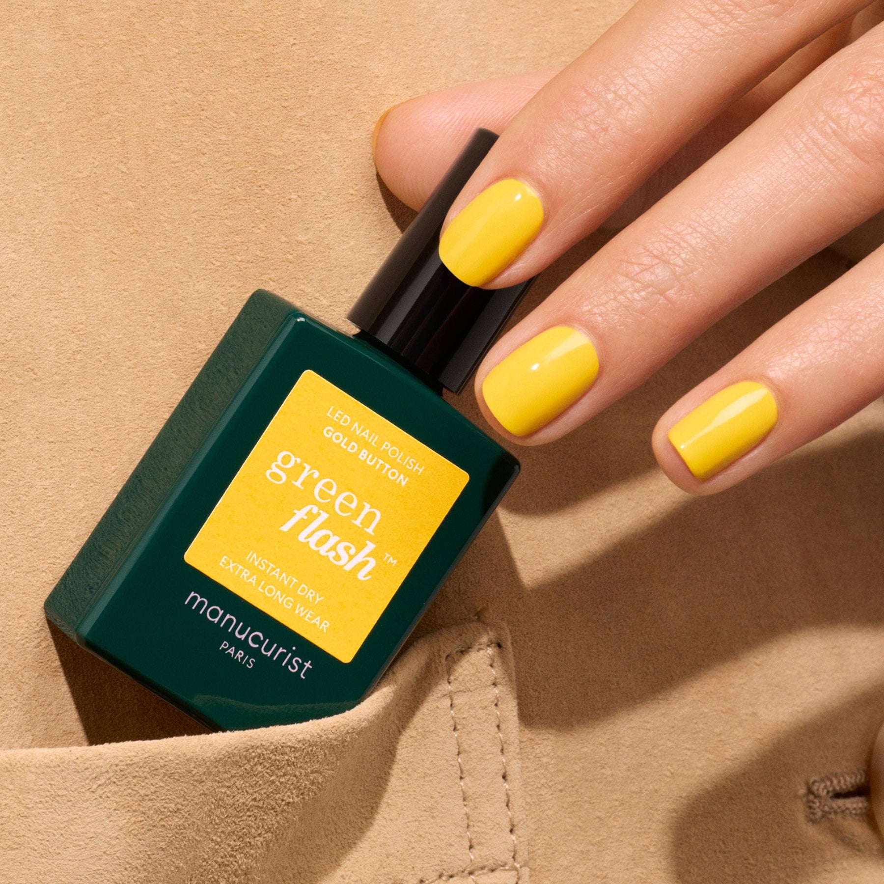 manicurist-green-flash-gold-button-vernis-semi-permanent-jaune image 4