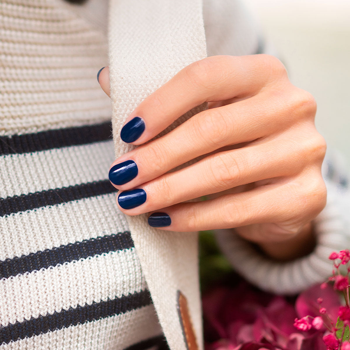 manucurist-green-vernis-ongles-navy-blue-bleu-marine image 2