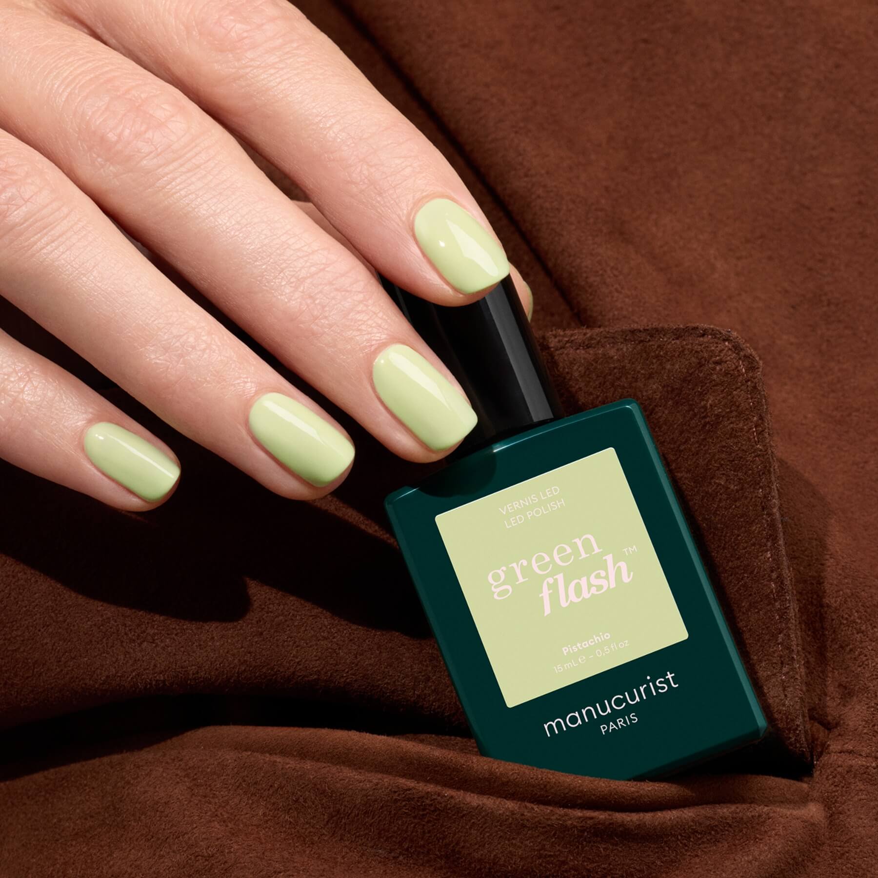manicurist-green-flash-pistachio-semi-permanent-vert image 3