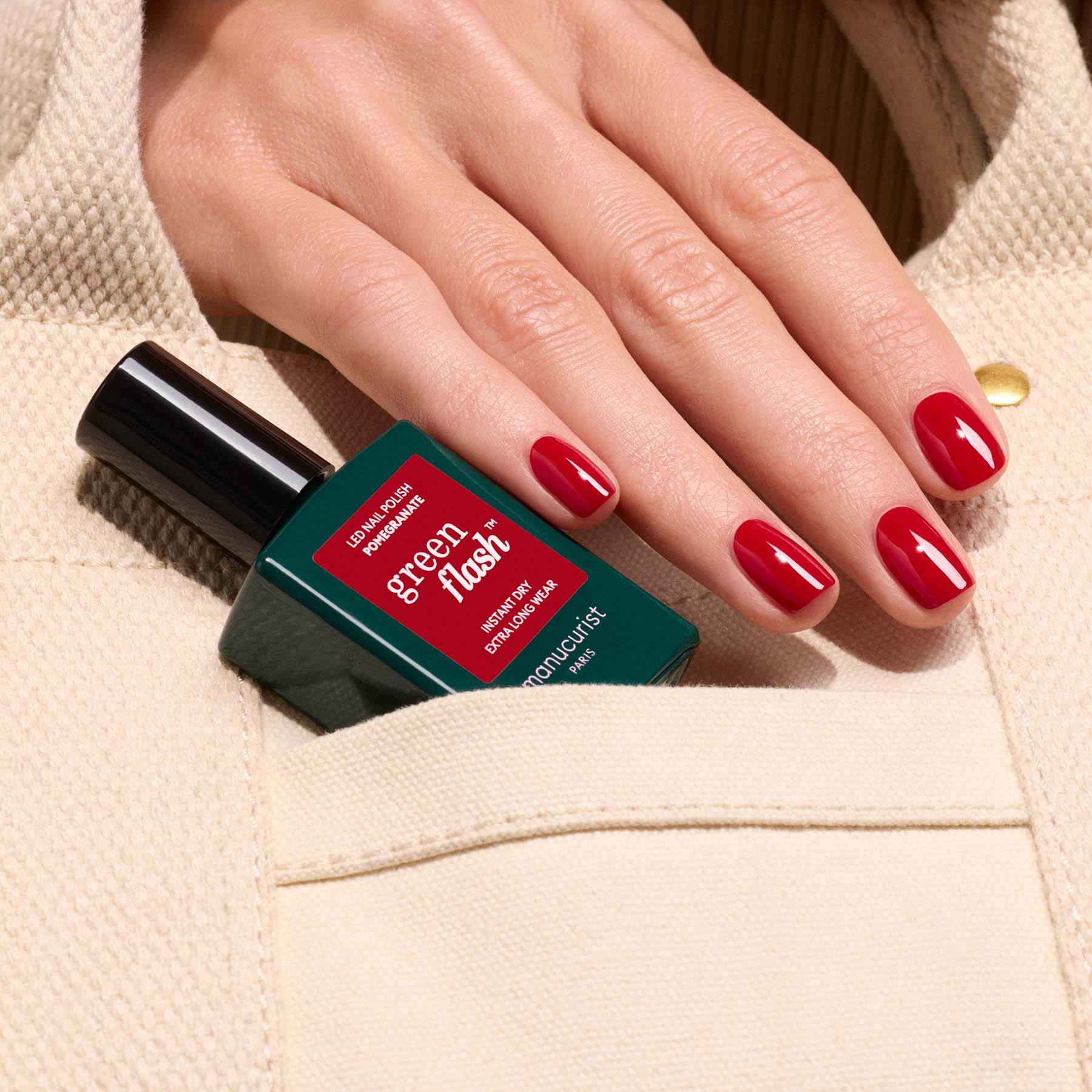 manicurist-green-flash-pomegranate-vernis-semi-permanent-rouge image 4