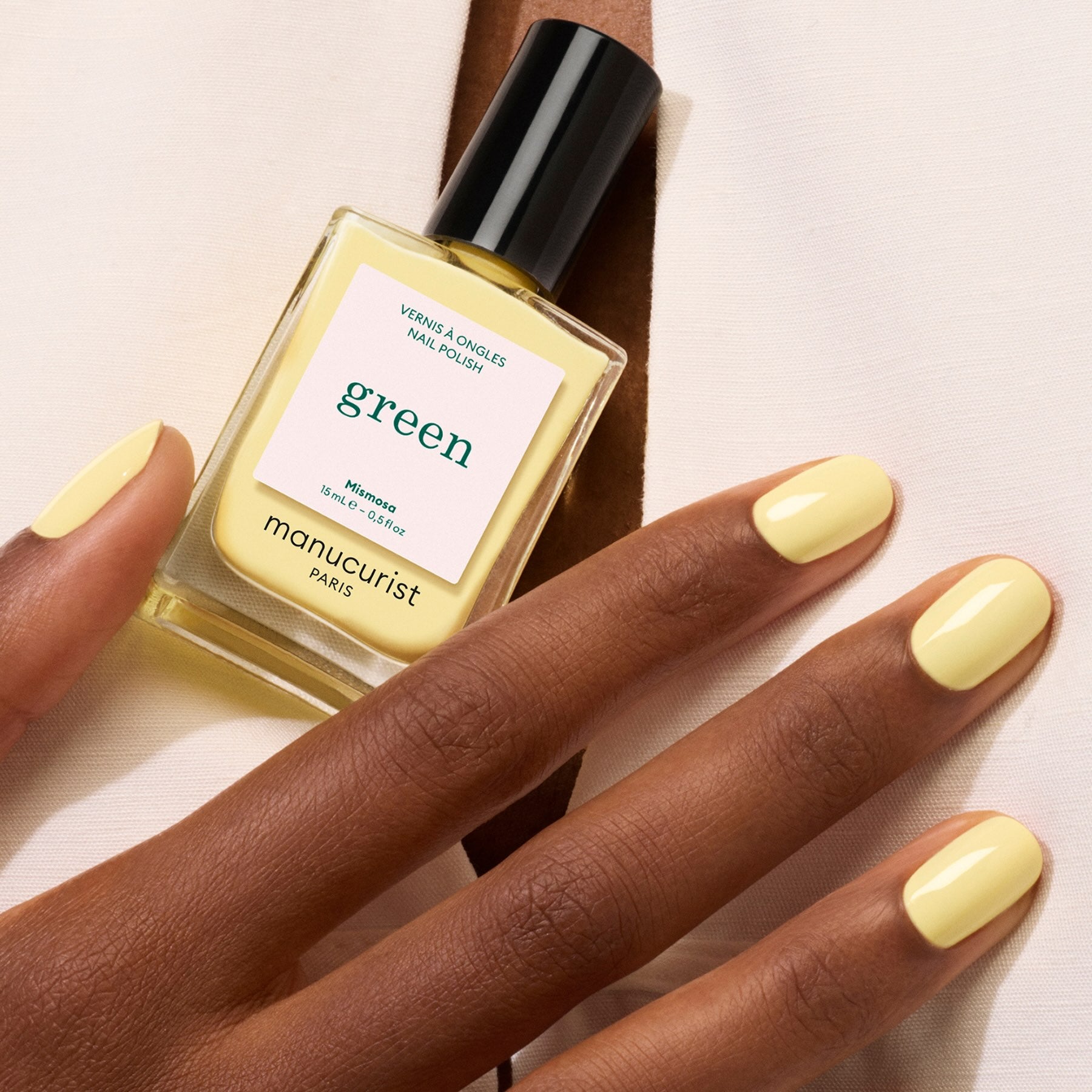 manicurist-green-mimosa-vernis-ongles-jaune-pastel-opaque image 5