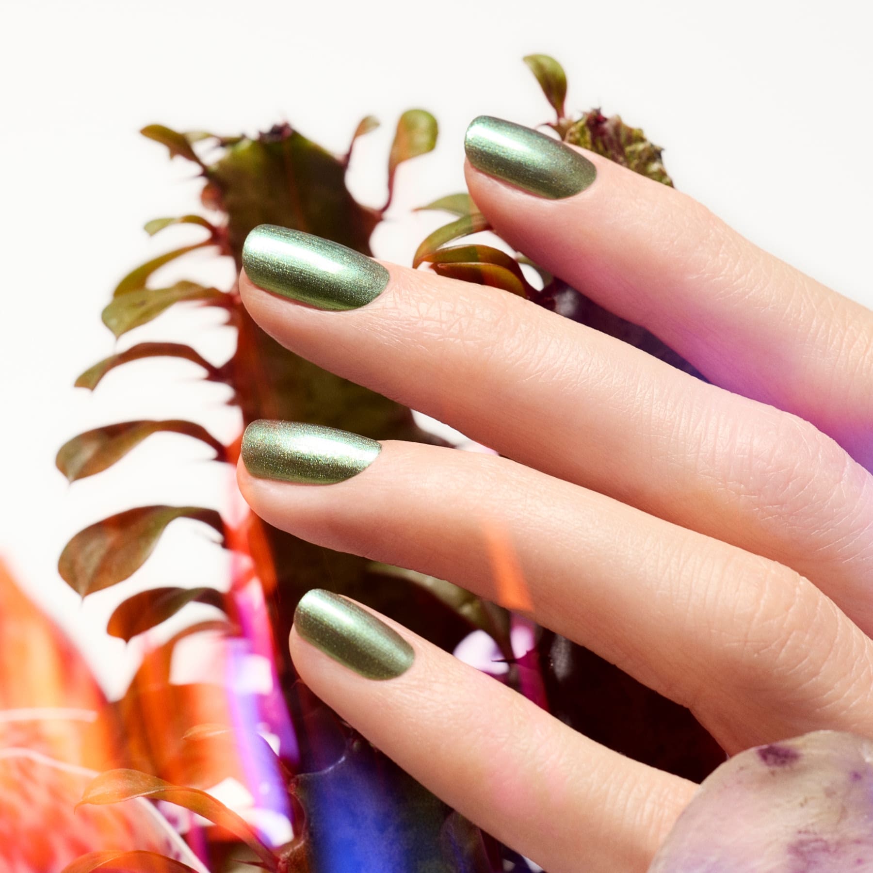 manicurist-green-flash-groove-vernis-semi-permanent-vert image 3