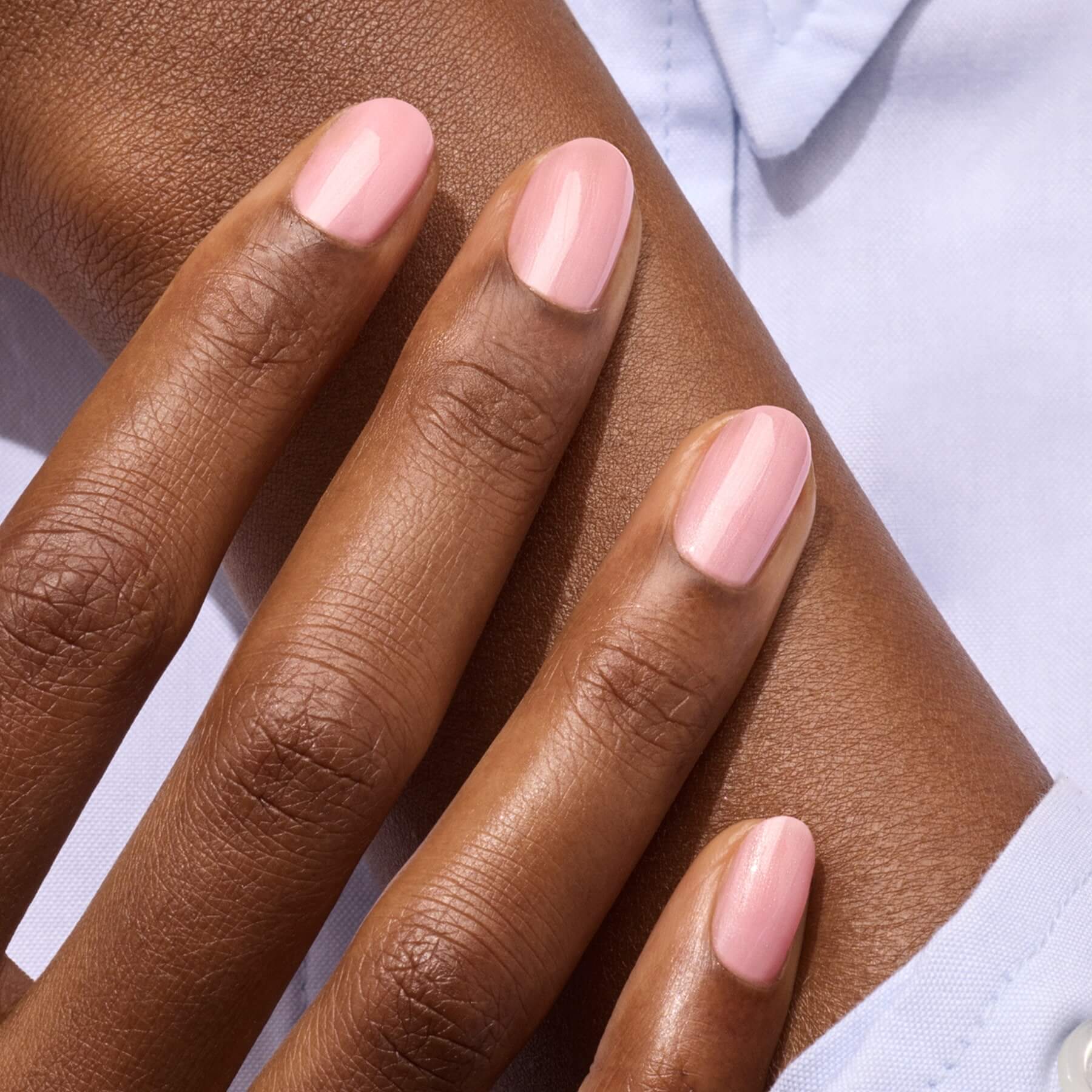 manucurist-green-flash-satin-vernis-semi-permanent-ros-nacr image 2