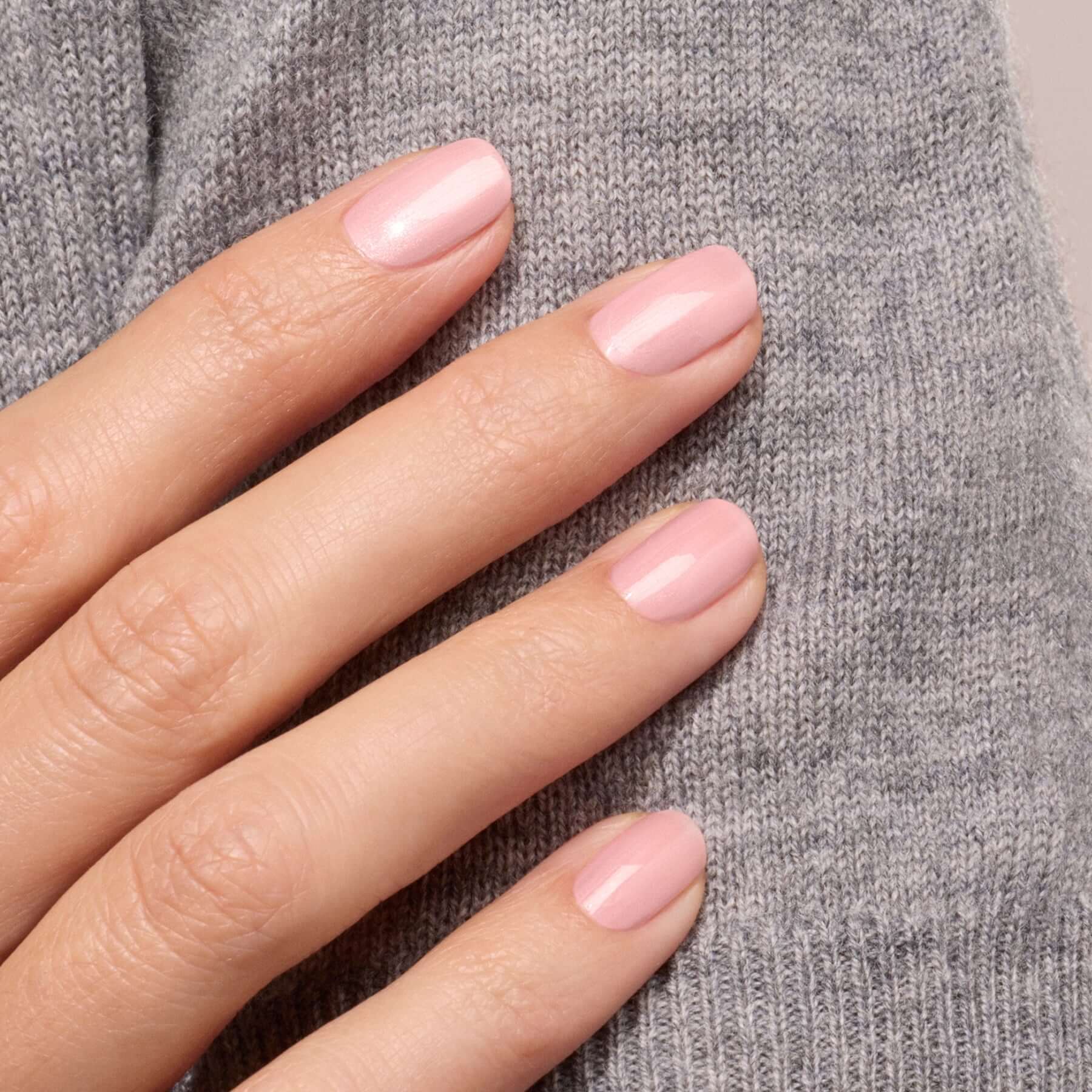 manucurist-green-flash-satin-vernis-semi-permanent-ros-nacr image 3