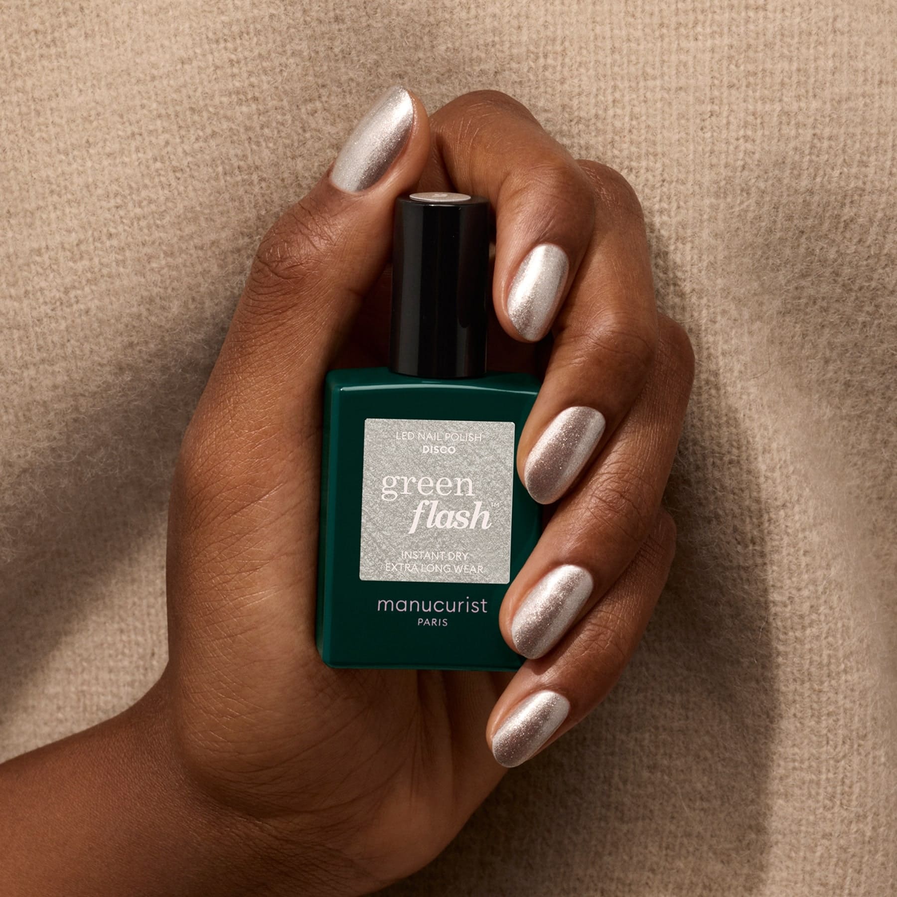 manucurist-green-flash-disco-vernis-semi-permanent-argent-paillet image 4