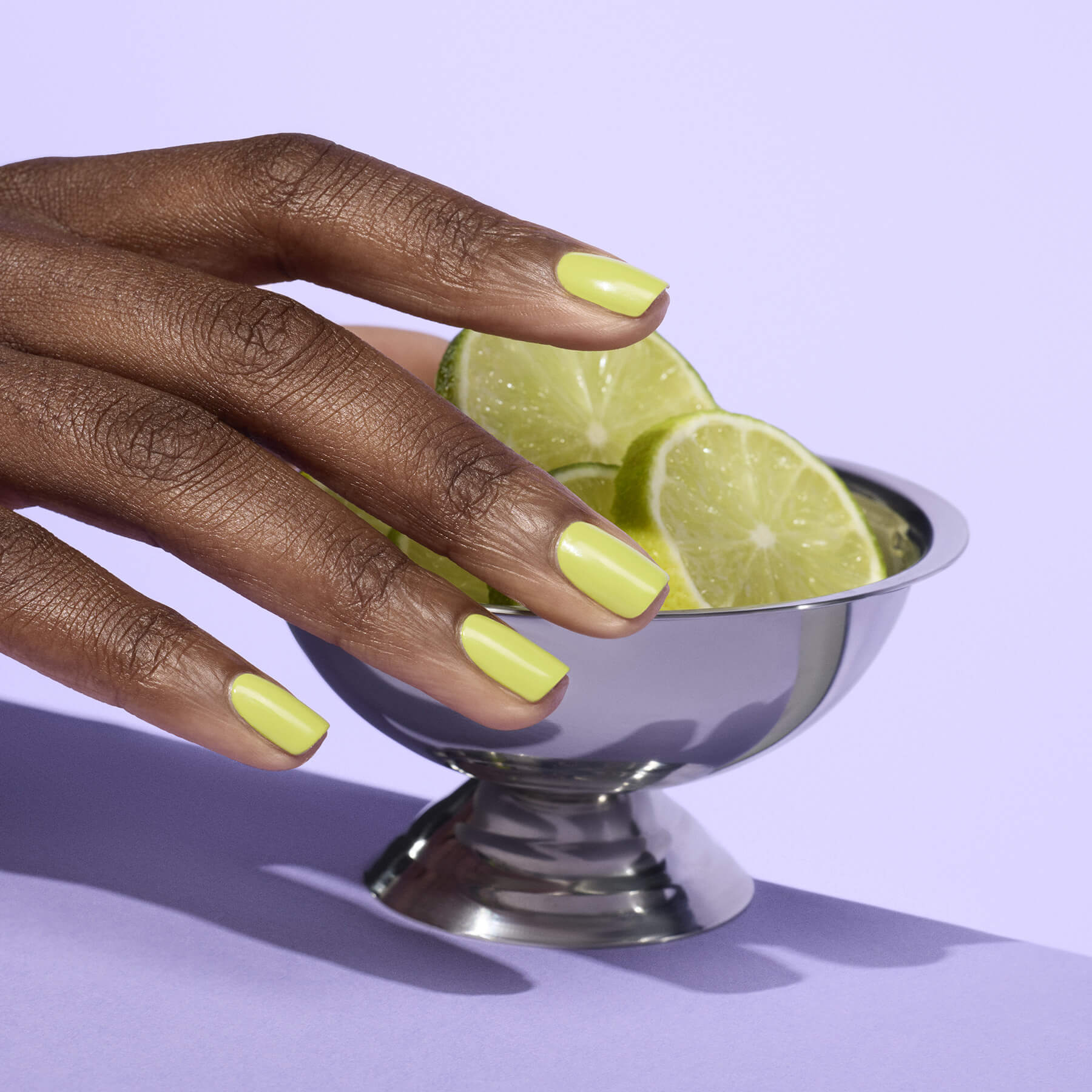 manicurist-green-flash-lime-vernis-semi-permanent-vert-anis image 2