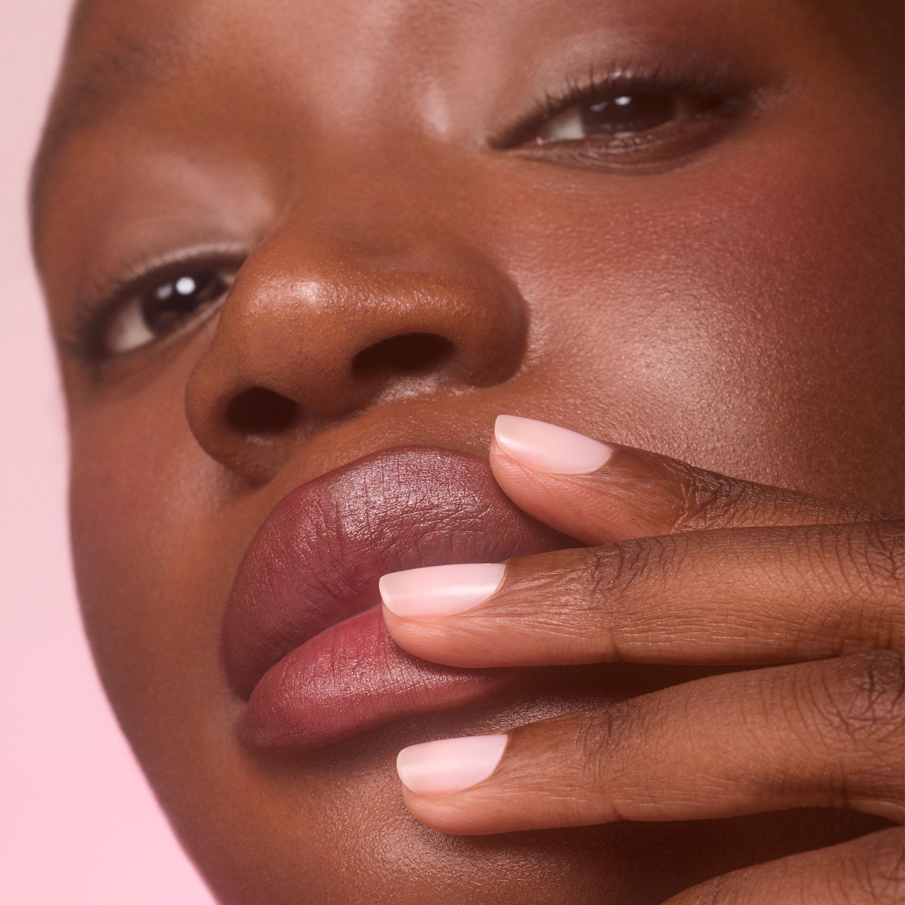 manicurist-active-blur-vernis-soin-flouteur-rose-poudr image 2