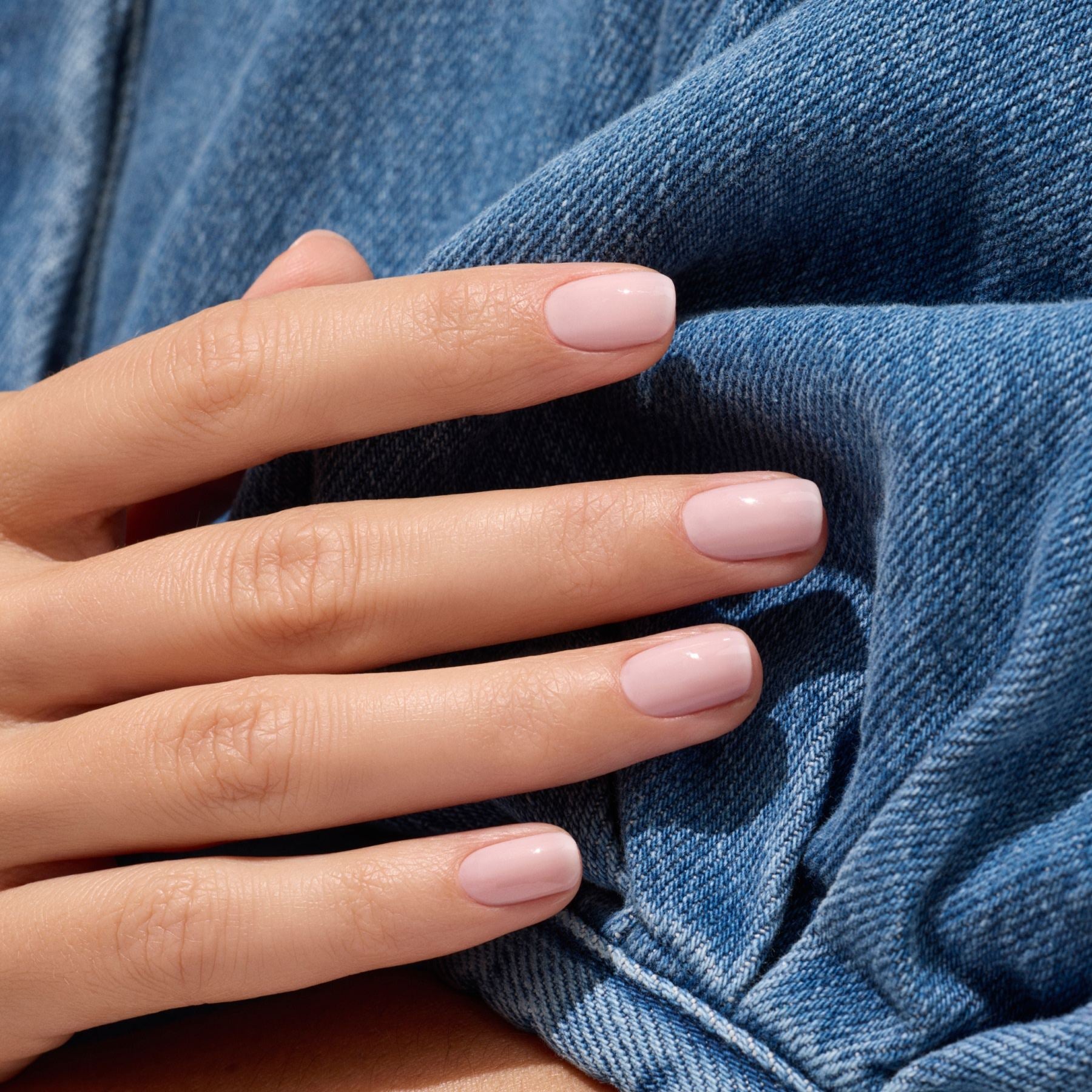manicurist-green-flash-vernis-milky-pink-rose-laiteux image 2