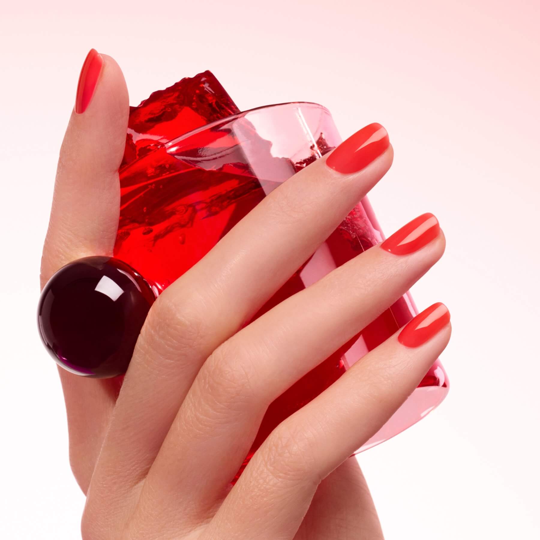 manicurist-green-twizzle-jelly-vernis-rouge-translucide image 2
