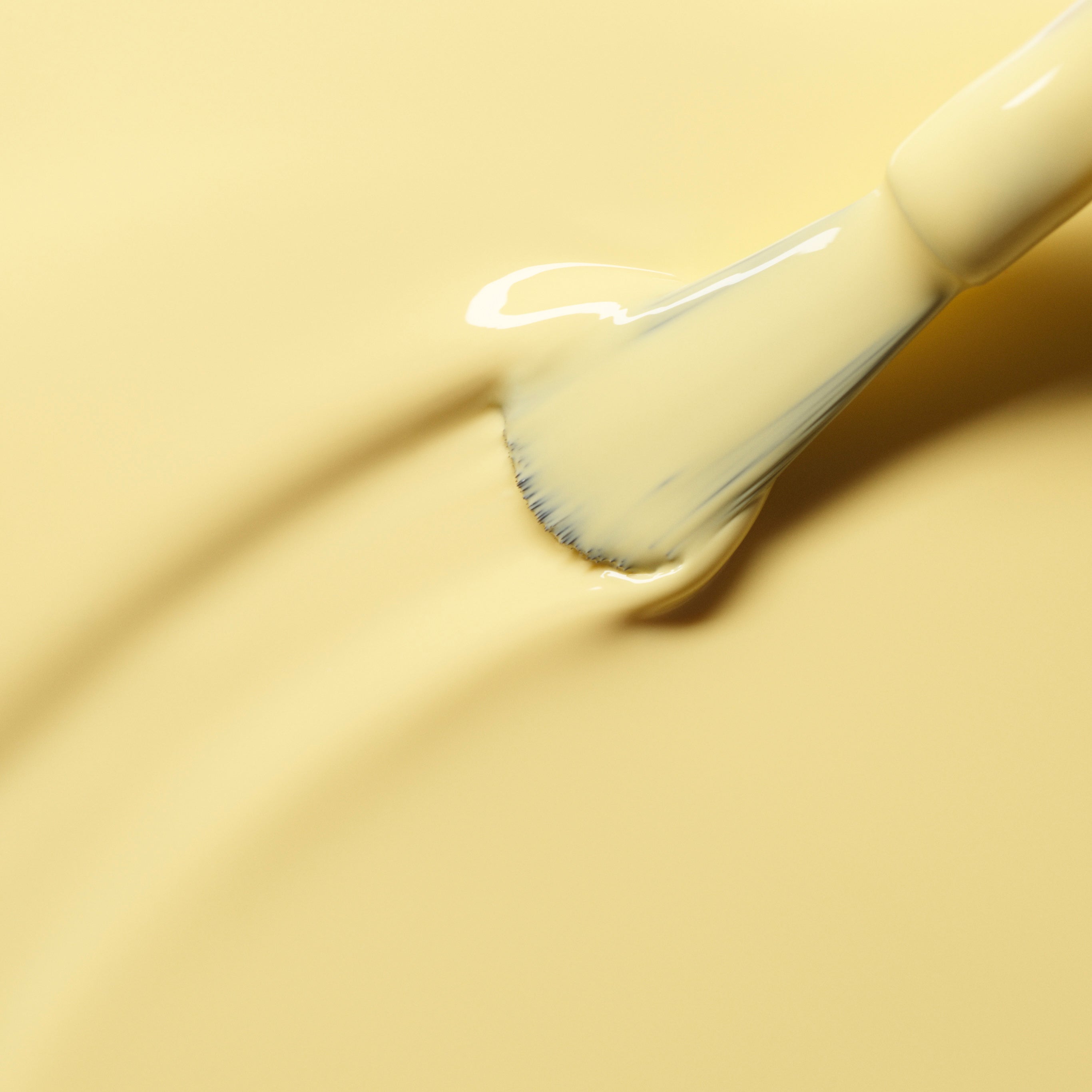 manicurist-green-flash-vernis-semi-permanent-mimosa-jaune-pastel image 4