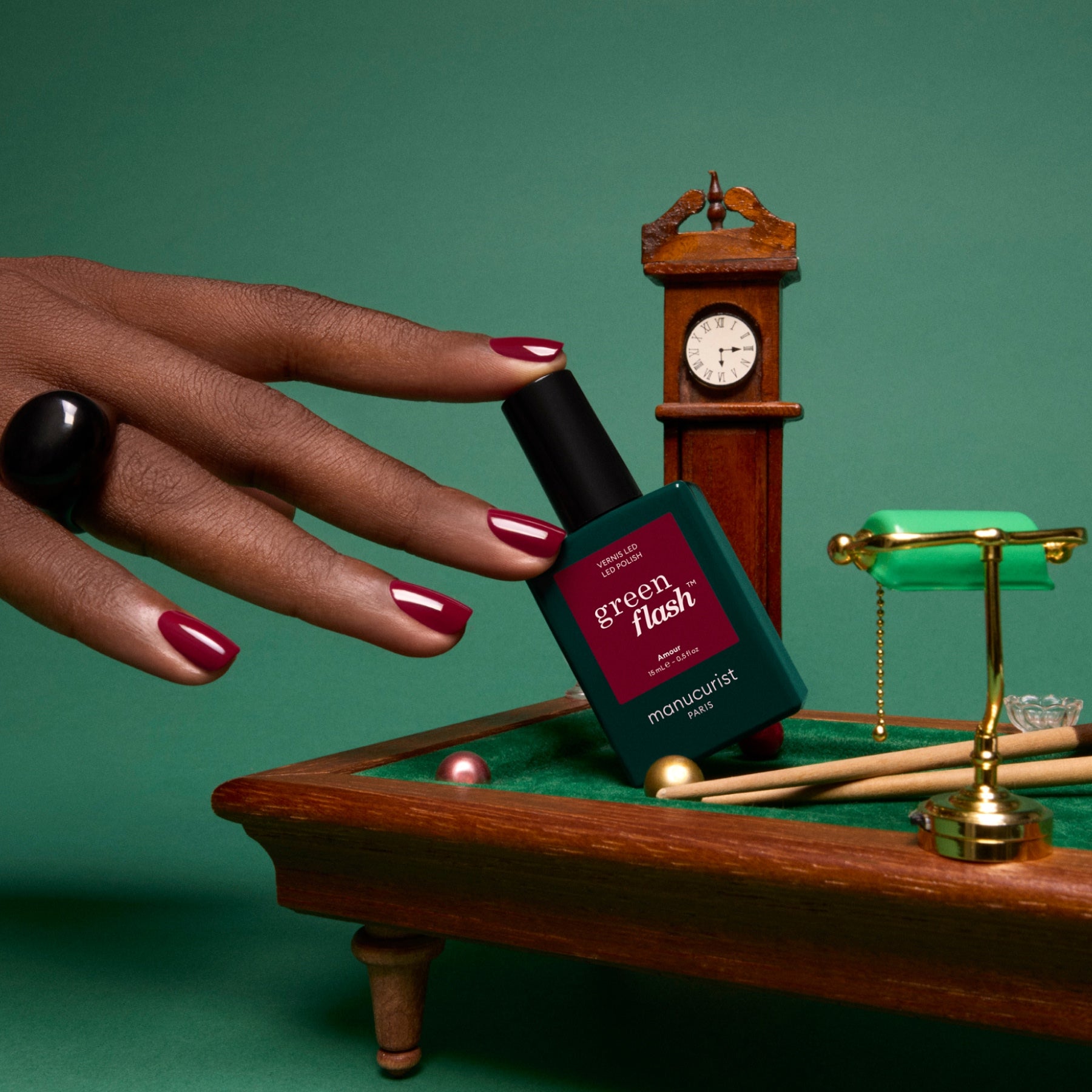manicurist-green-flash-vernis-semi-permanent-amour-bordeaux image 5