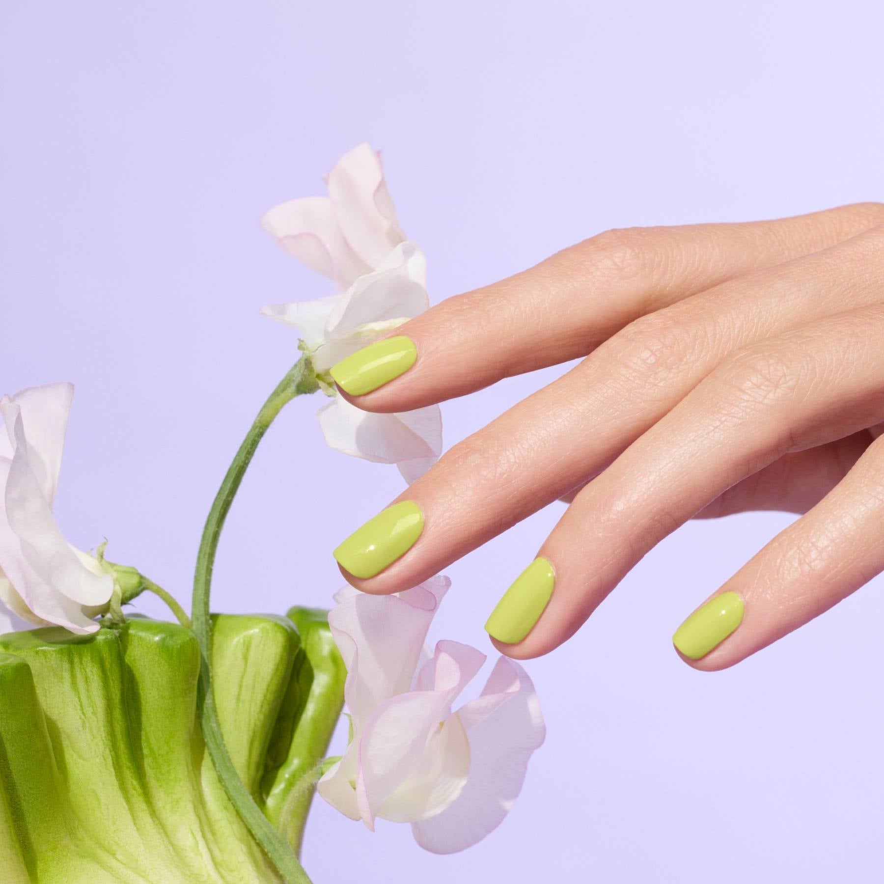 manicurist-green-flash-lime-vernis-semi-permanent-vert-anis image 5