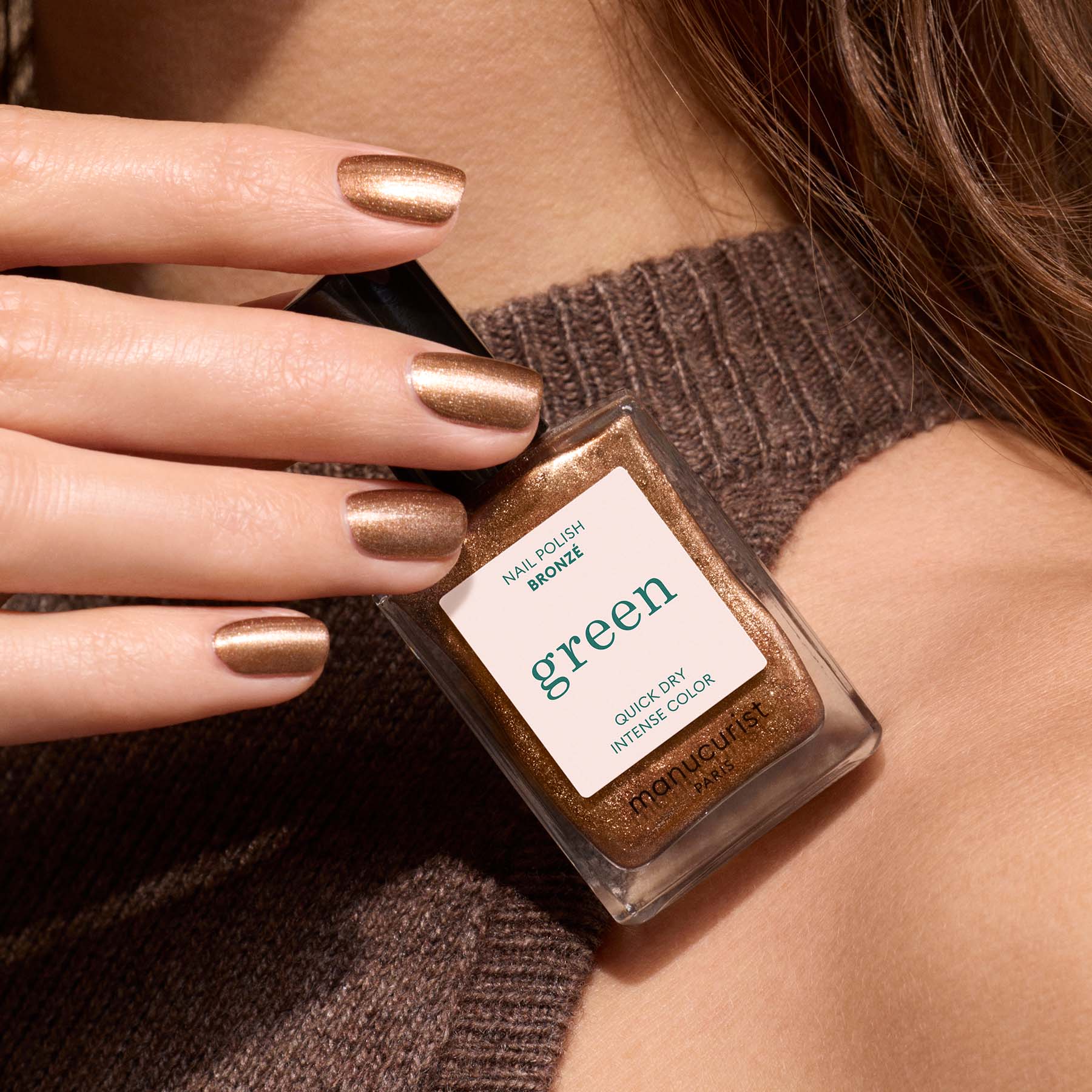 manicurist-green-bronz-vernis-ongles-marron-paillet image 3