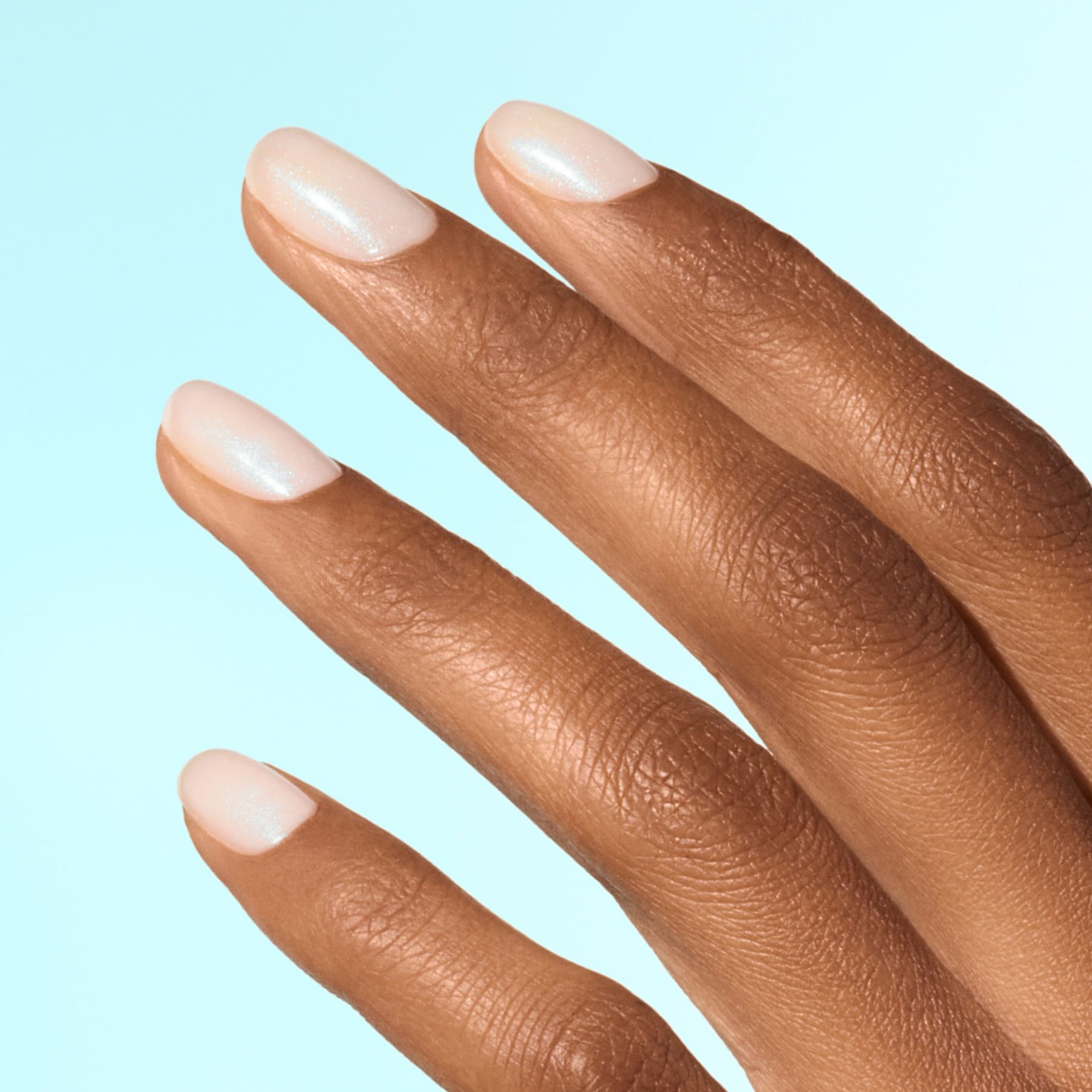 manucurist-active-plump-aqua-glazed-vernis-soin-collag-ne-nacr image 2