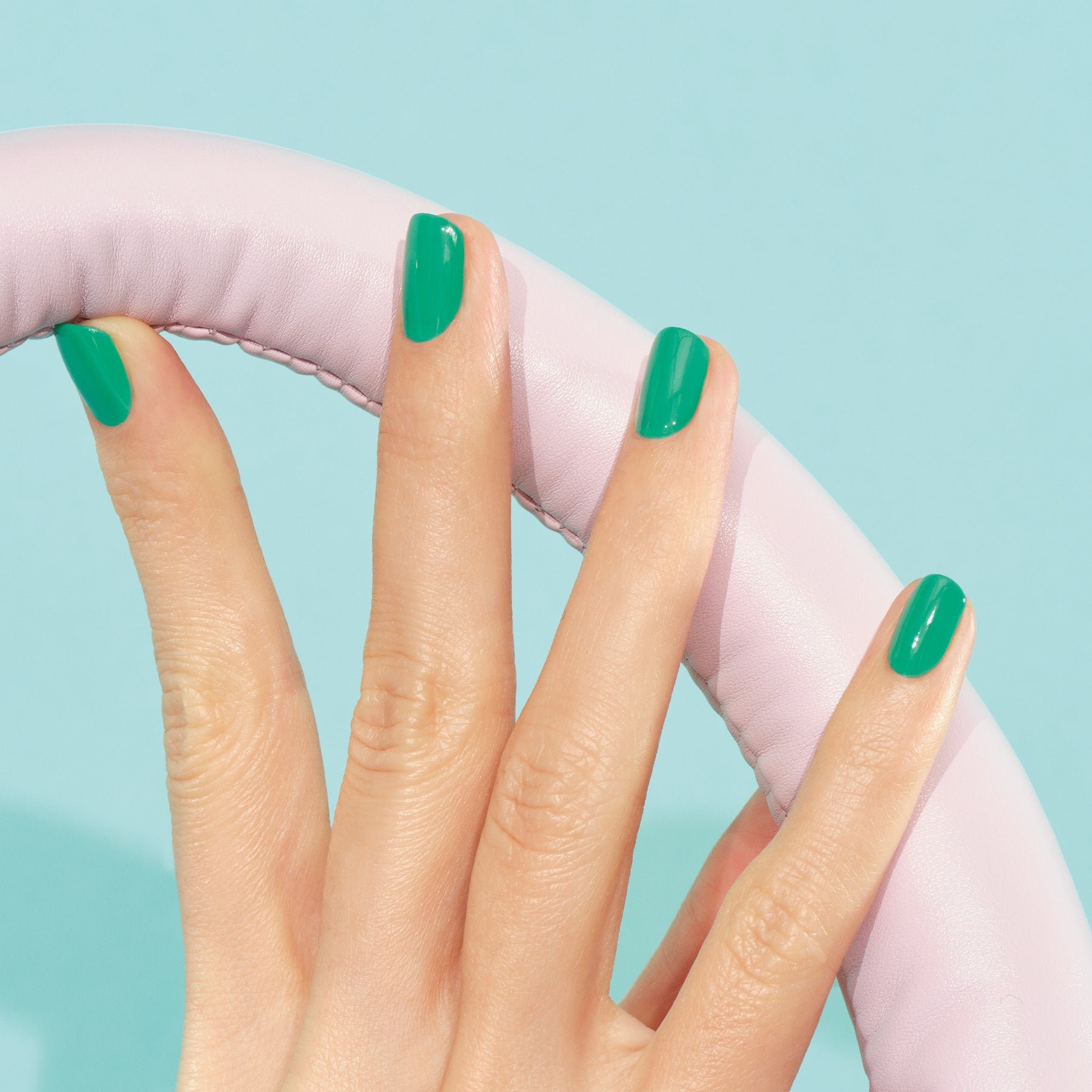 manicurist-green-brazil-vernis-vert-pop-opaque image 3