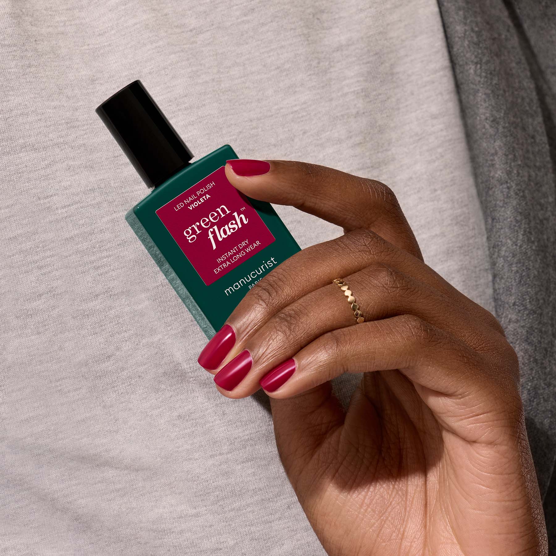 manicurist-green-flash-vernis-semi-permanent-violeta-bordeaux-15ml image 4