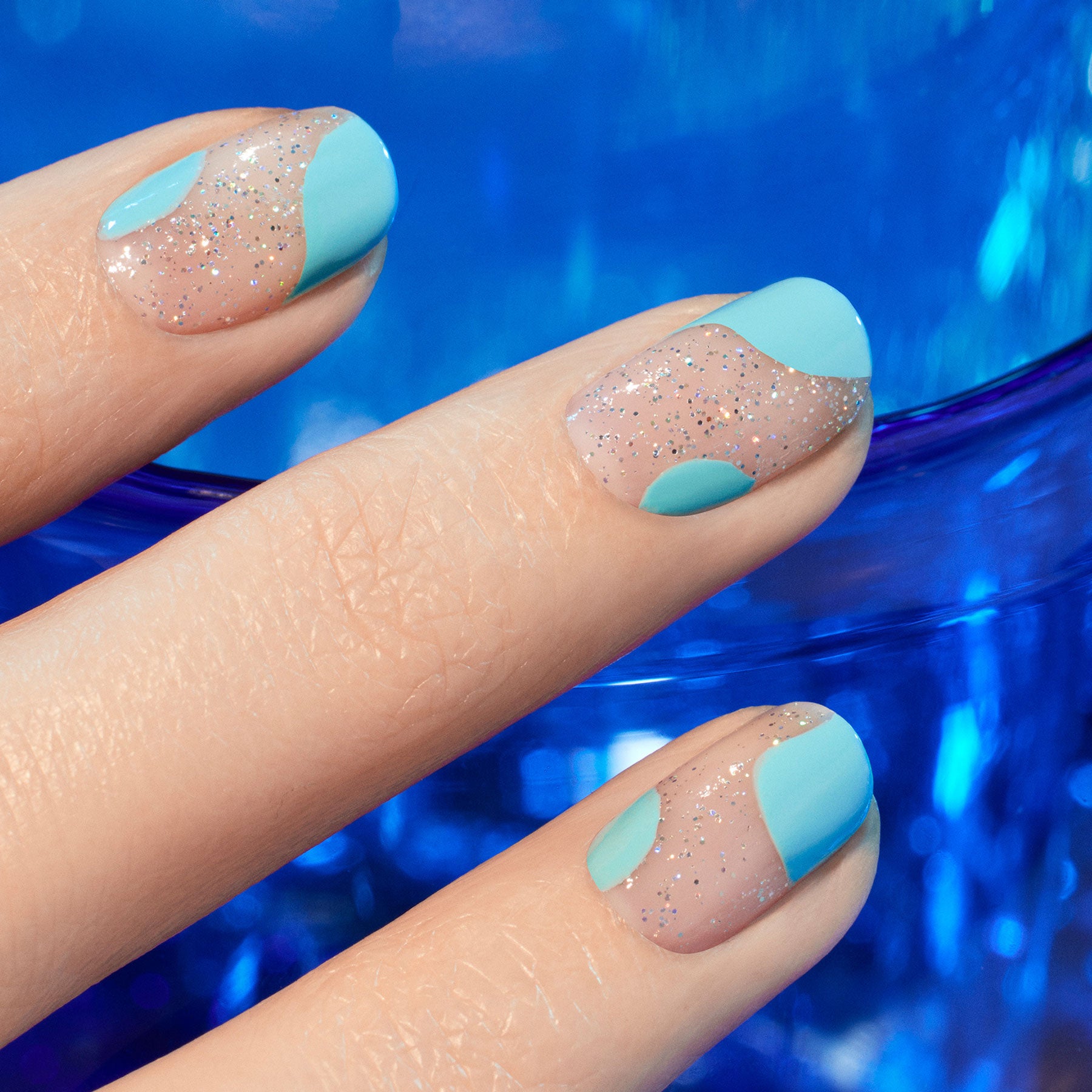 manucurist-green-flash-riviera-vernis-semi-permanent-bleu-turquoise image 7
