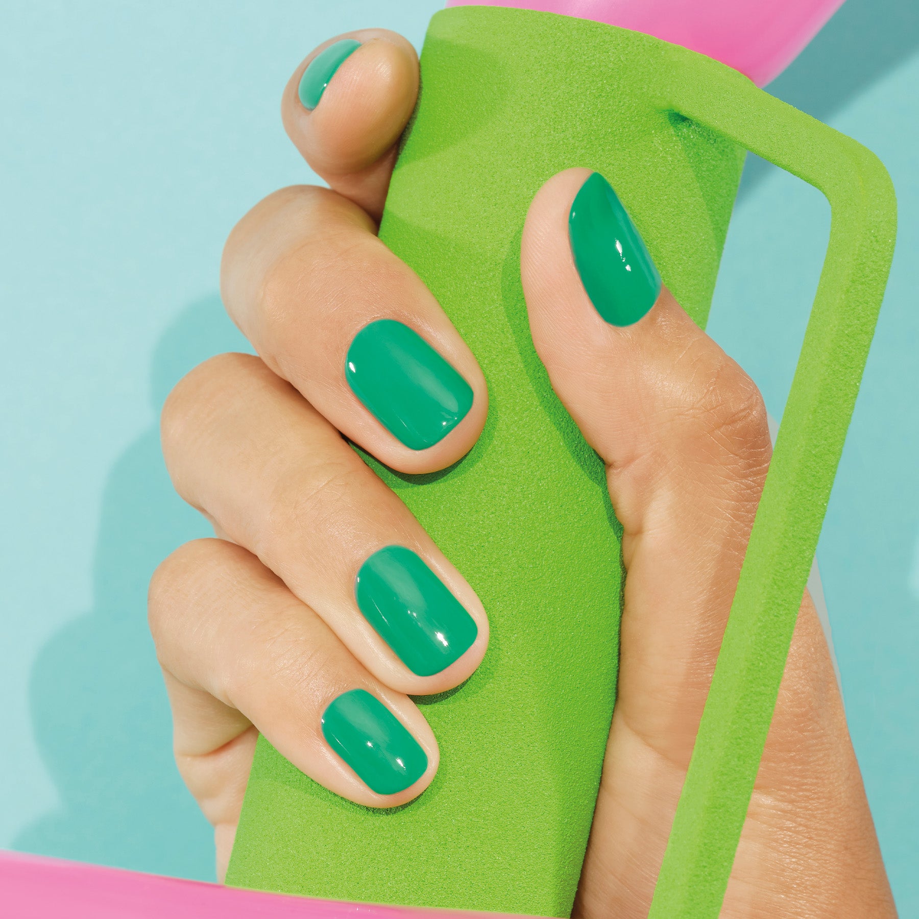 manicurist-green-brazil-vernis-vert-pop-opaque image 2