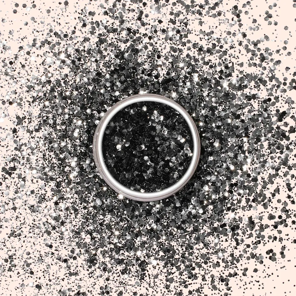 manicurist-black-diamond-paillettes-biod-gradables-ongles image 1