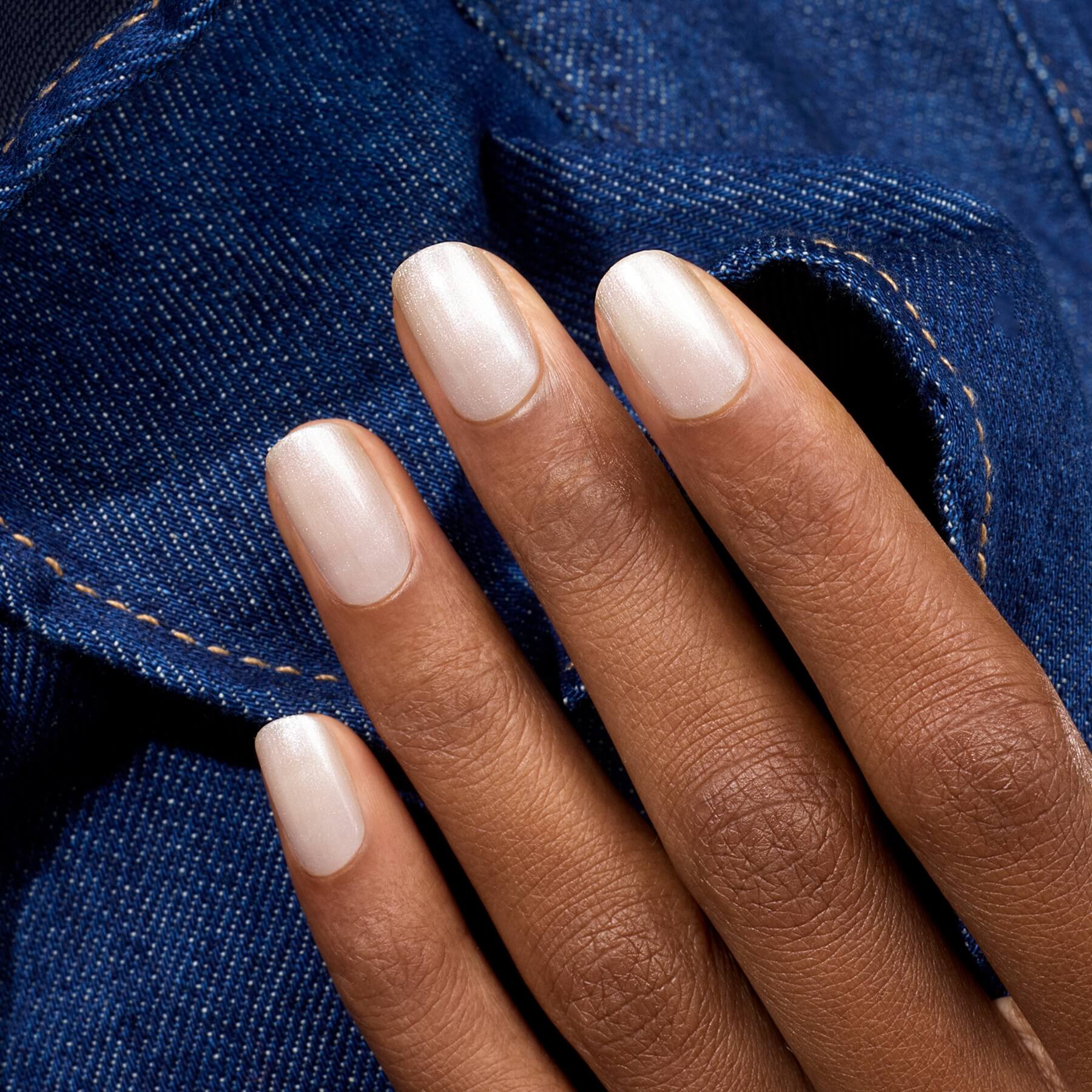 manicurist-green-flash-vernis-semi-permanent-moon-blanc-nacr image 2