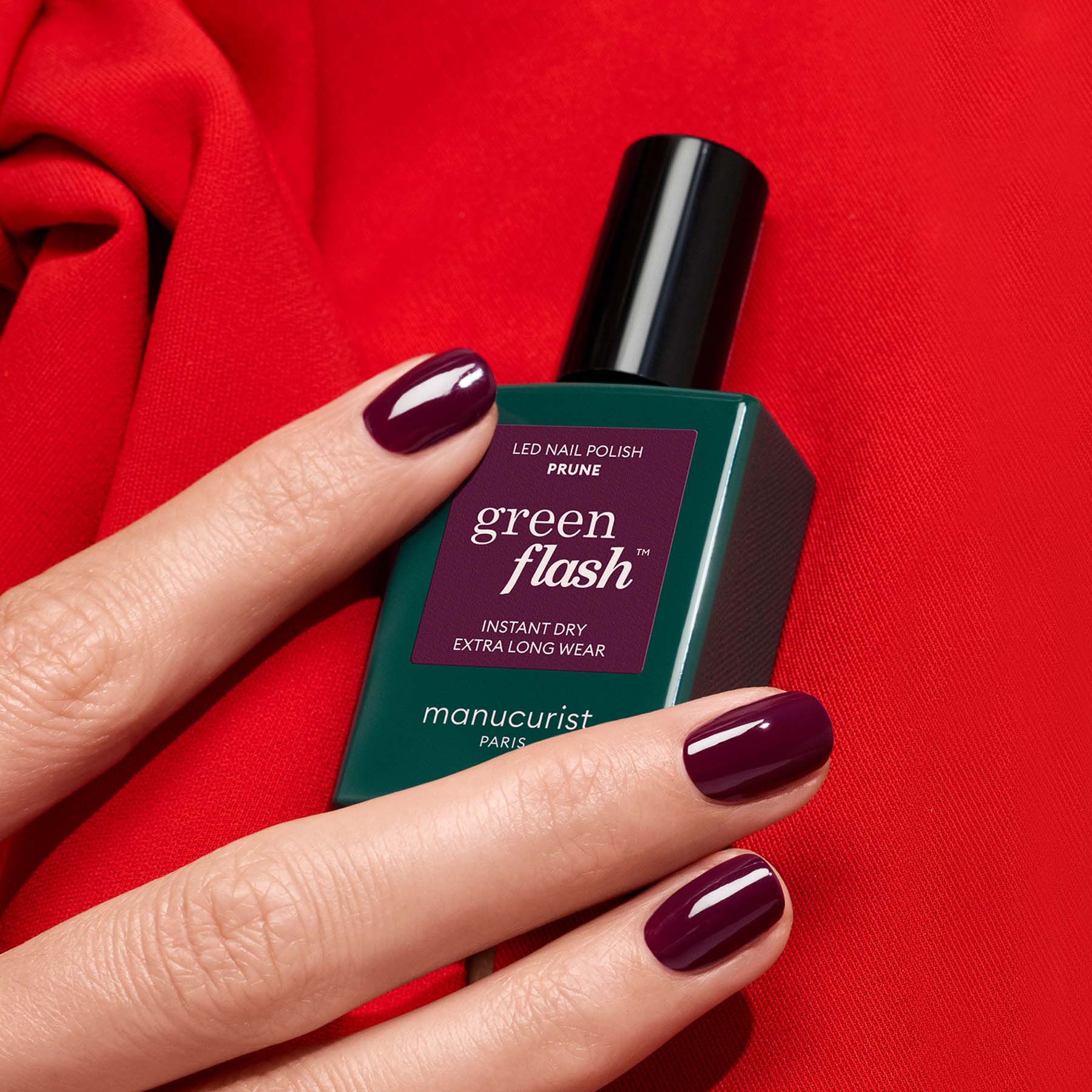 manicurist-green-flash-prune-vernis-semi-permanent-bordeaux image 4