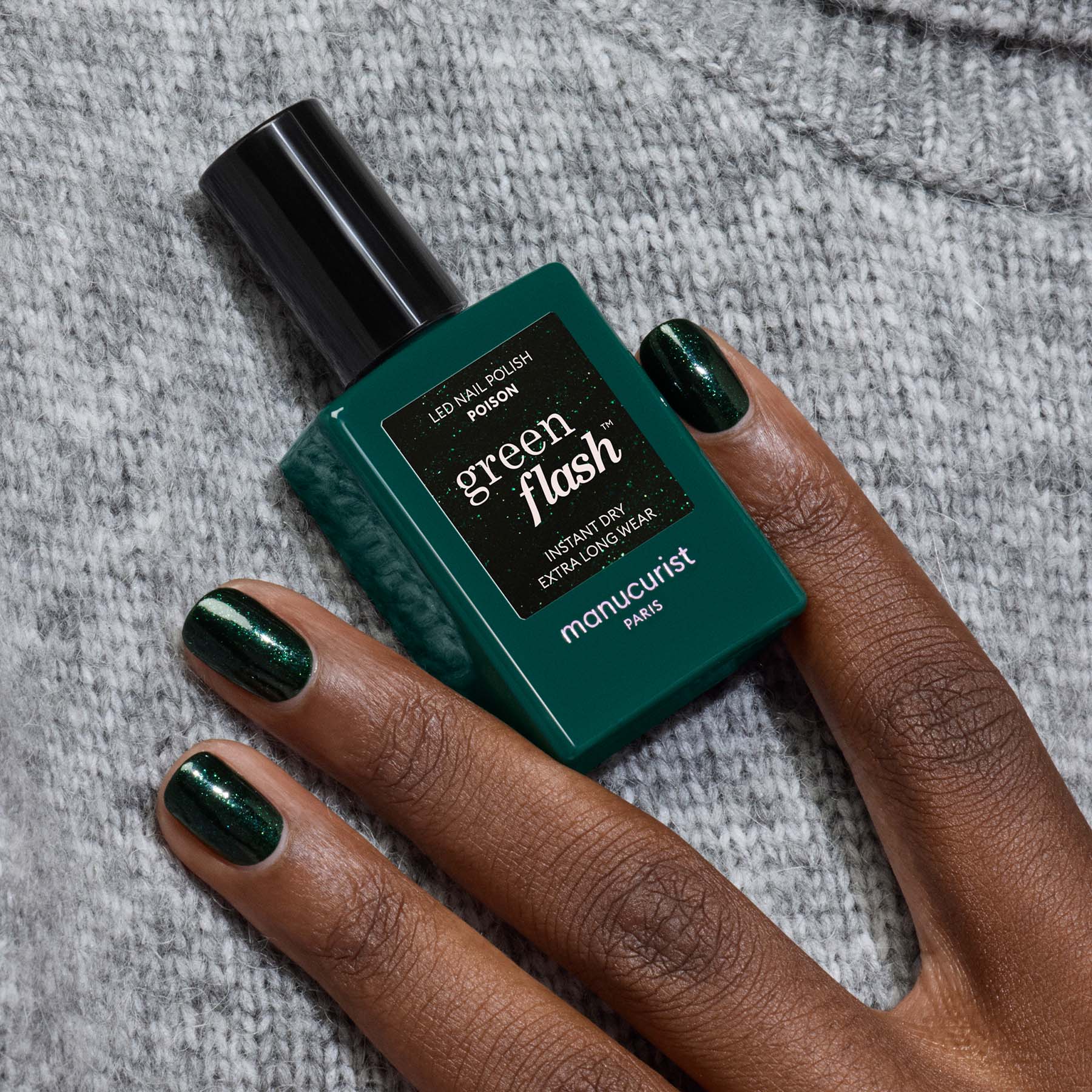 manicurist-green-flash-poison-vernis-semi-permanent-vert image 4
