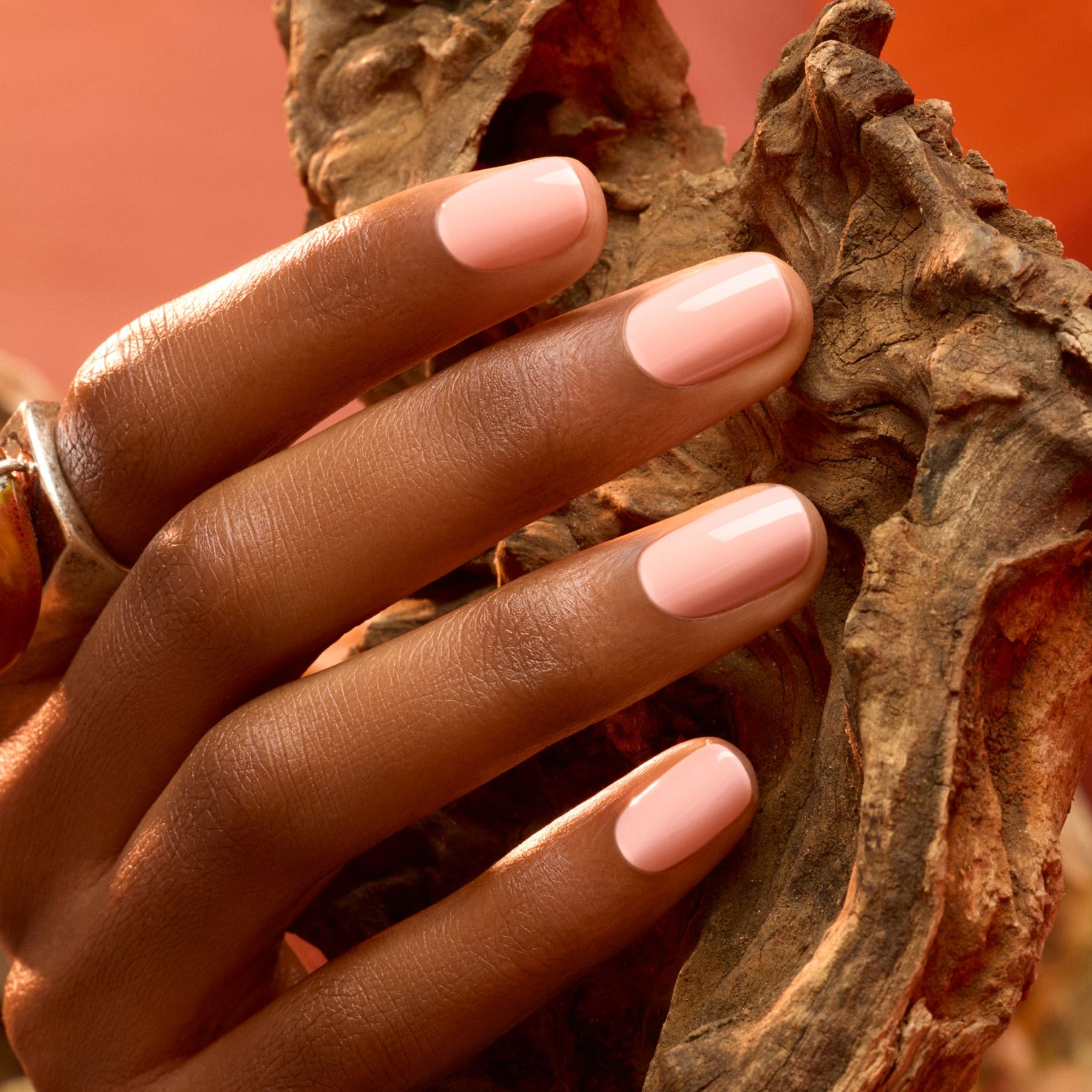 manicurist-green-milky-peach-vernis-p-che-opaque image 2