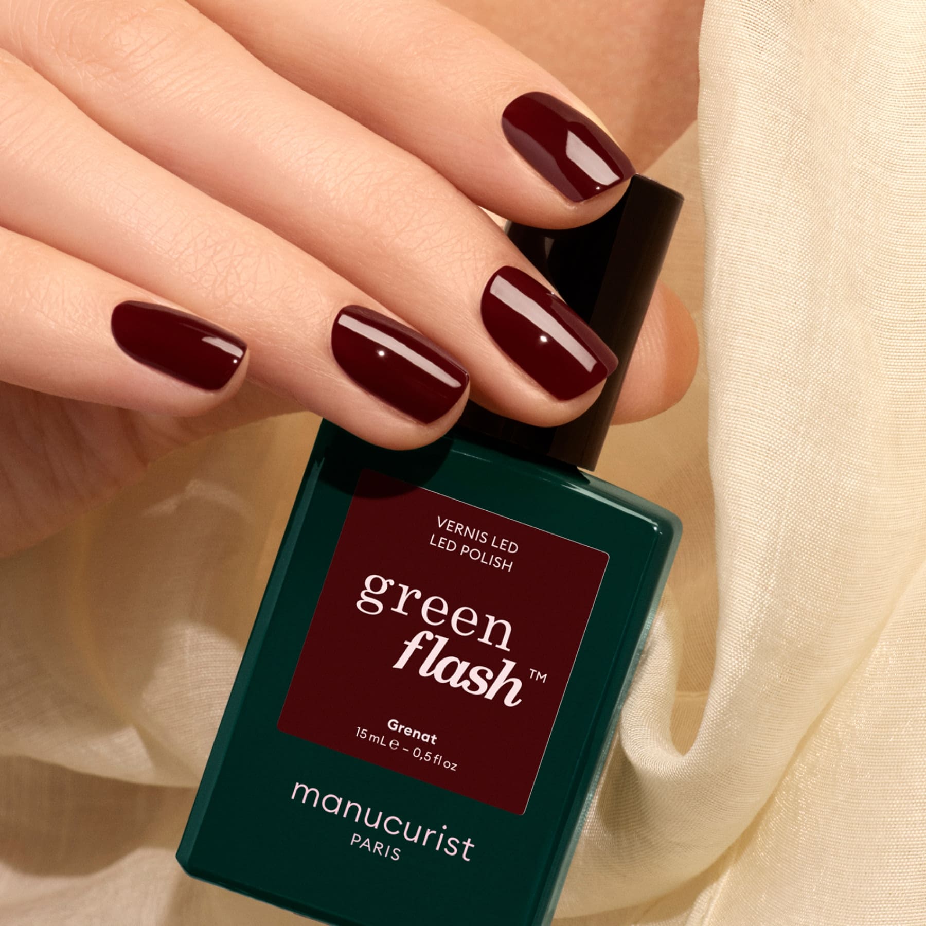 manicurist-green-flash-grenat-vernis-semi-permanent-bordeaux image 5