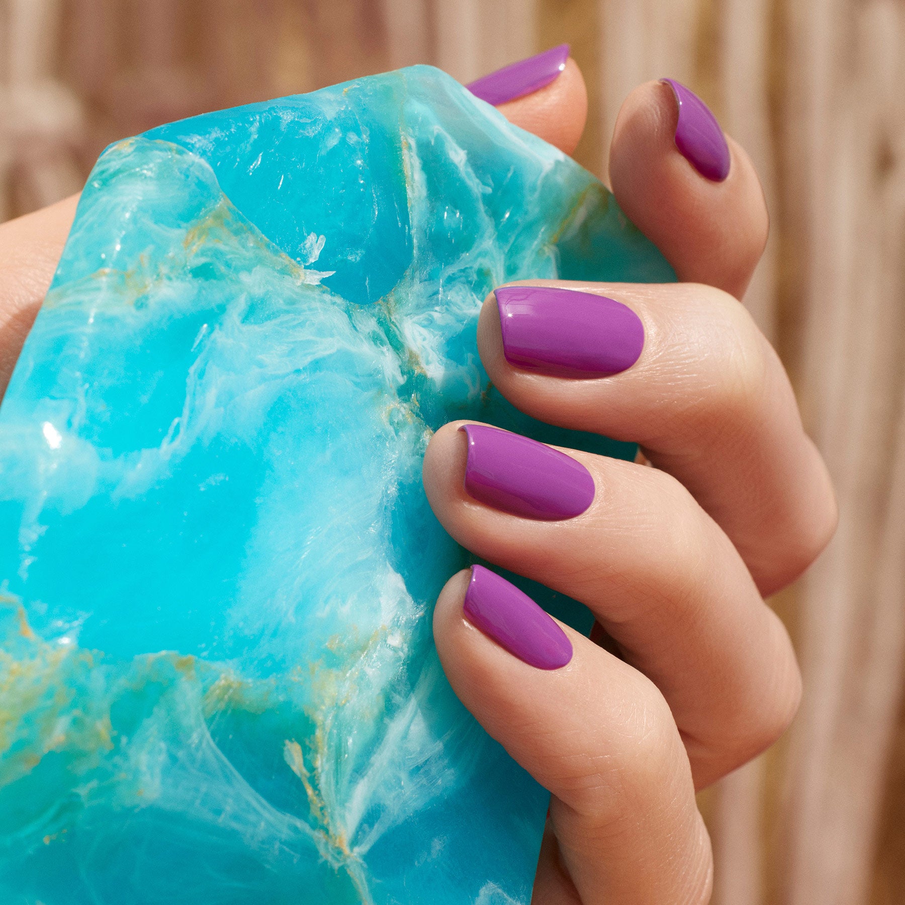 manucurist-green-flash-vernis-semi-permanent-violette-violet-opaque image 2