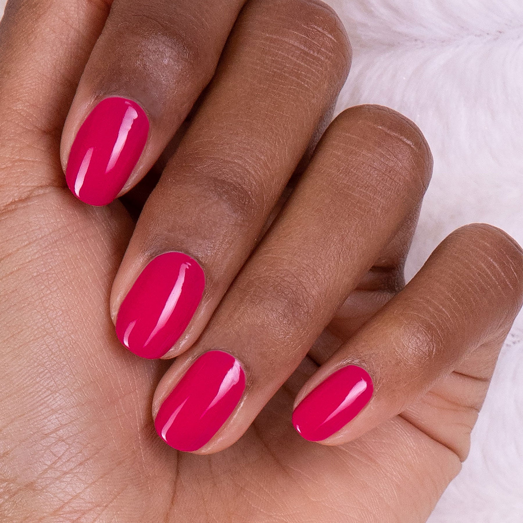 manicurist-green-flash-vernis-semi-permanent-fuchsia-rose-fuchsia image 2