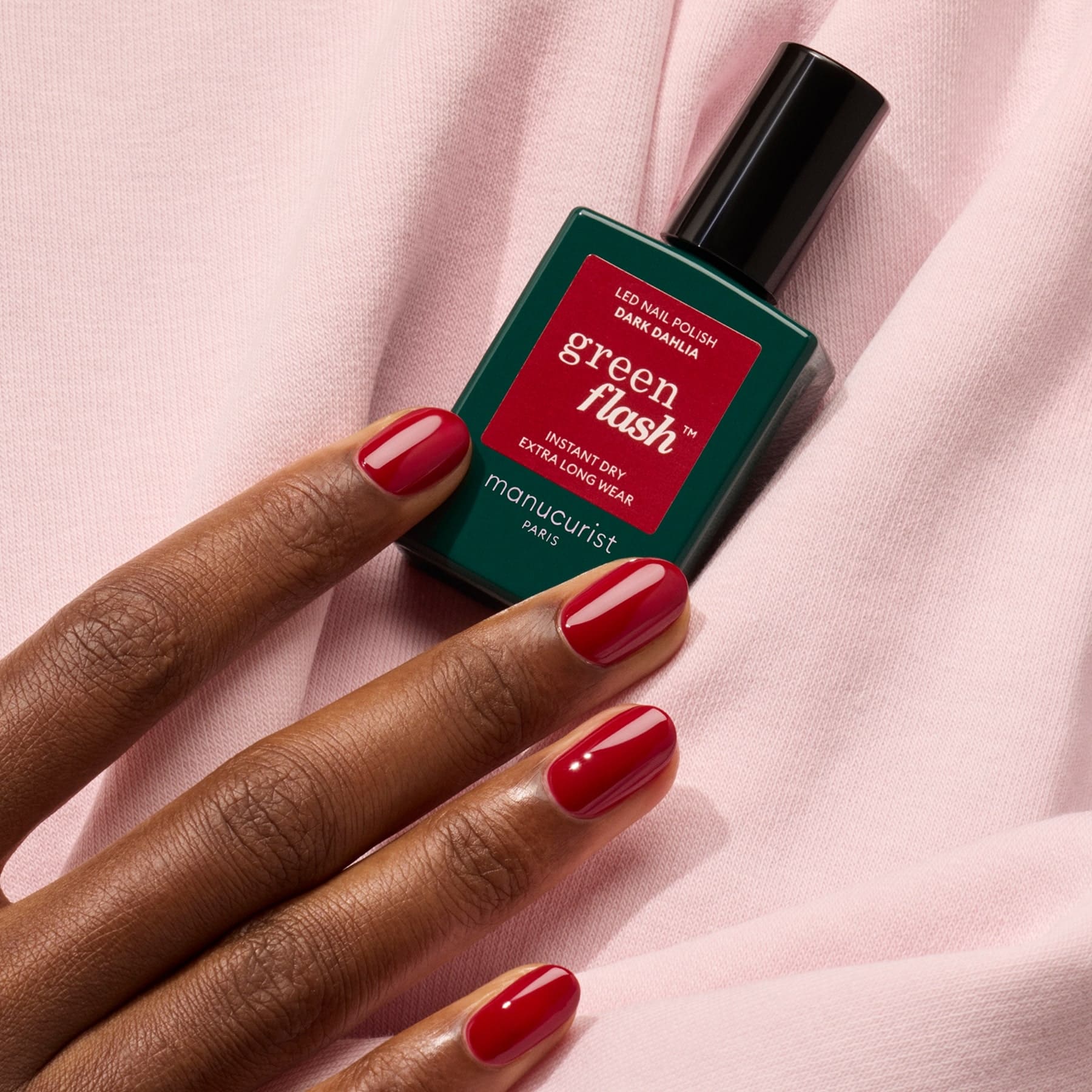 manicurist-green-flash-vernis-semi-permanent-dark-dahlia-rouge-fonc image 5