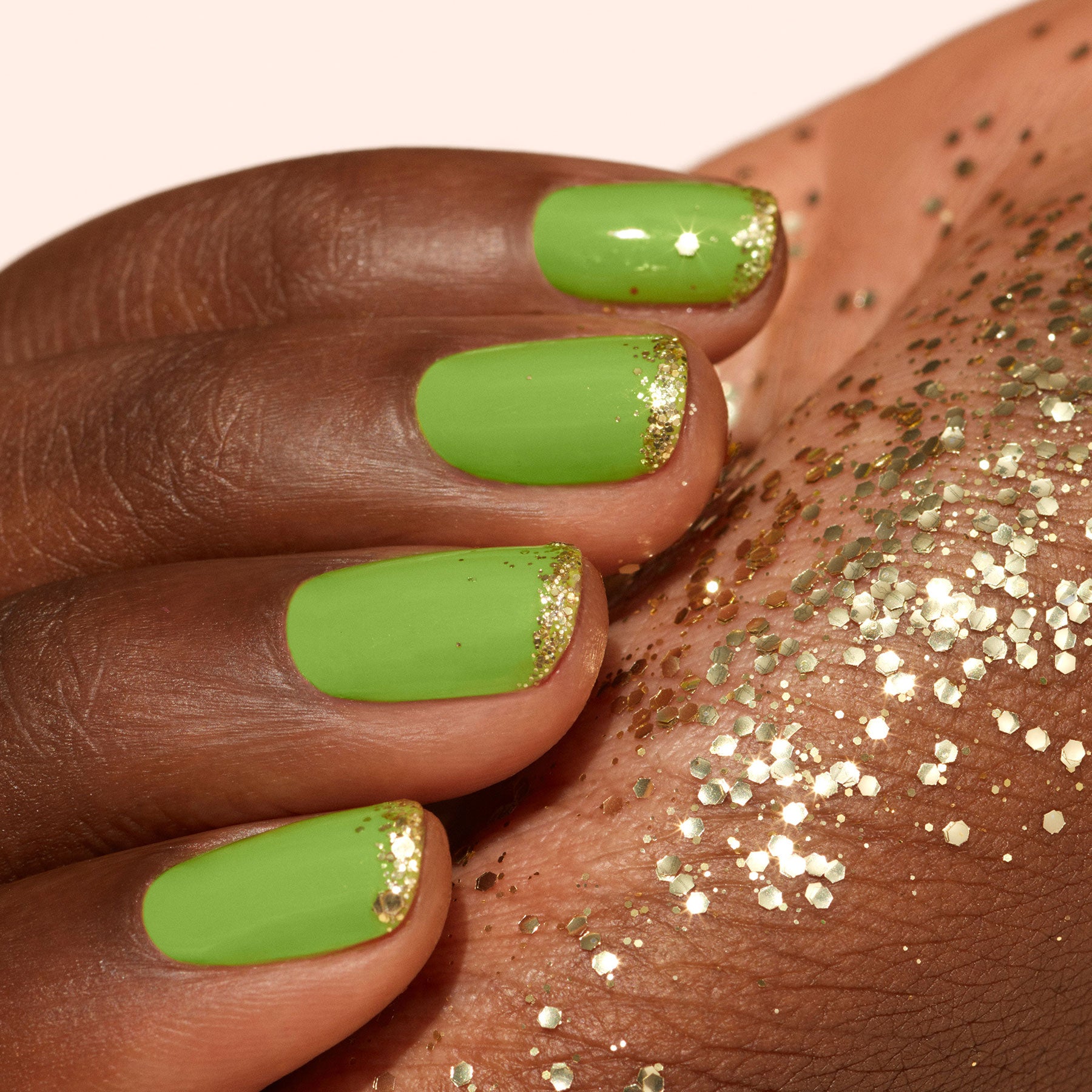 manicurist-green-petit-pois-vernis-vert-clair-opaque image 3