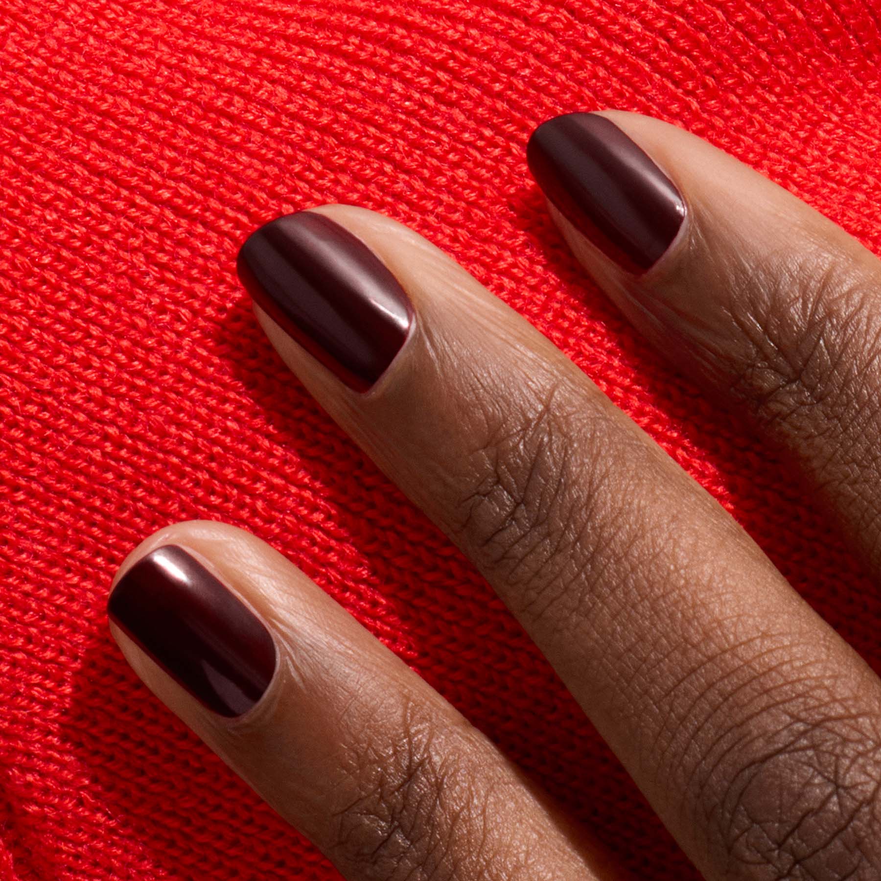 manucurist-green-flash-hollyhock-vernis-semi-permanent-bordeaux image 3