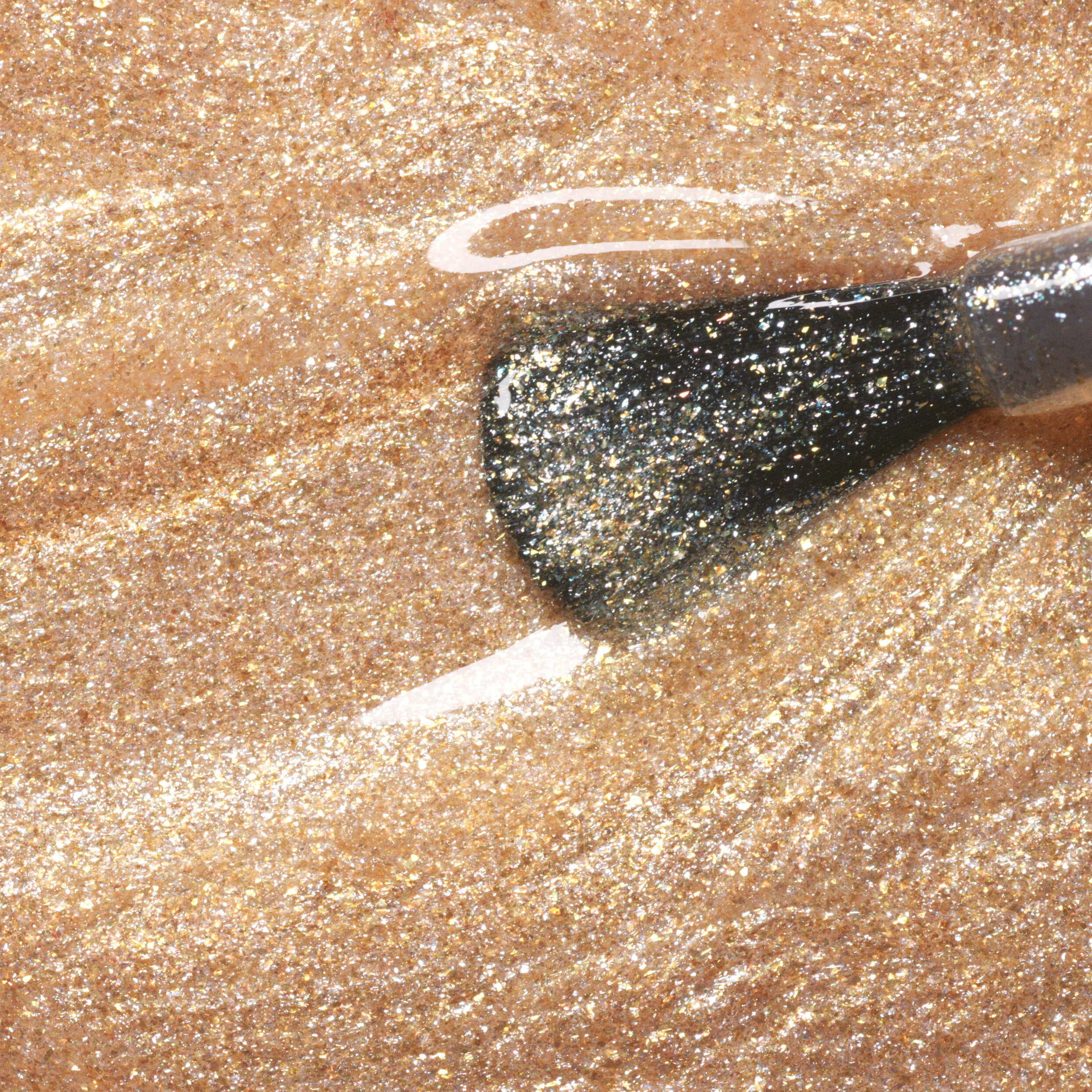 manucurist-green-flash-vernis-semi-permanent-gold-dor-paillet image 3