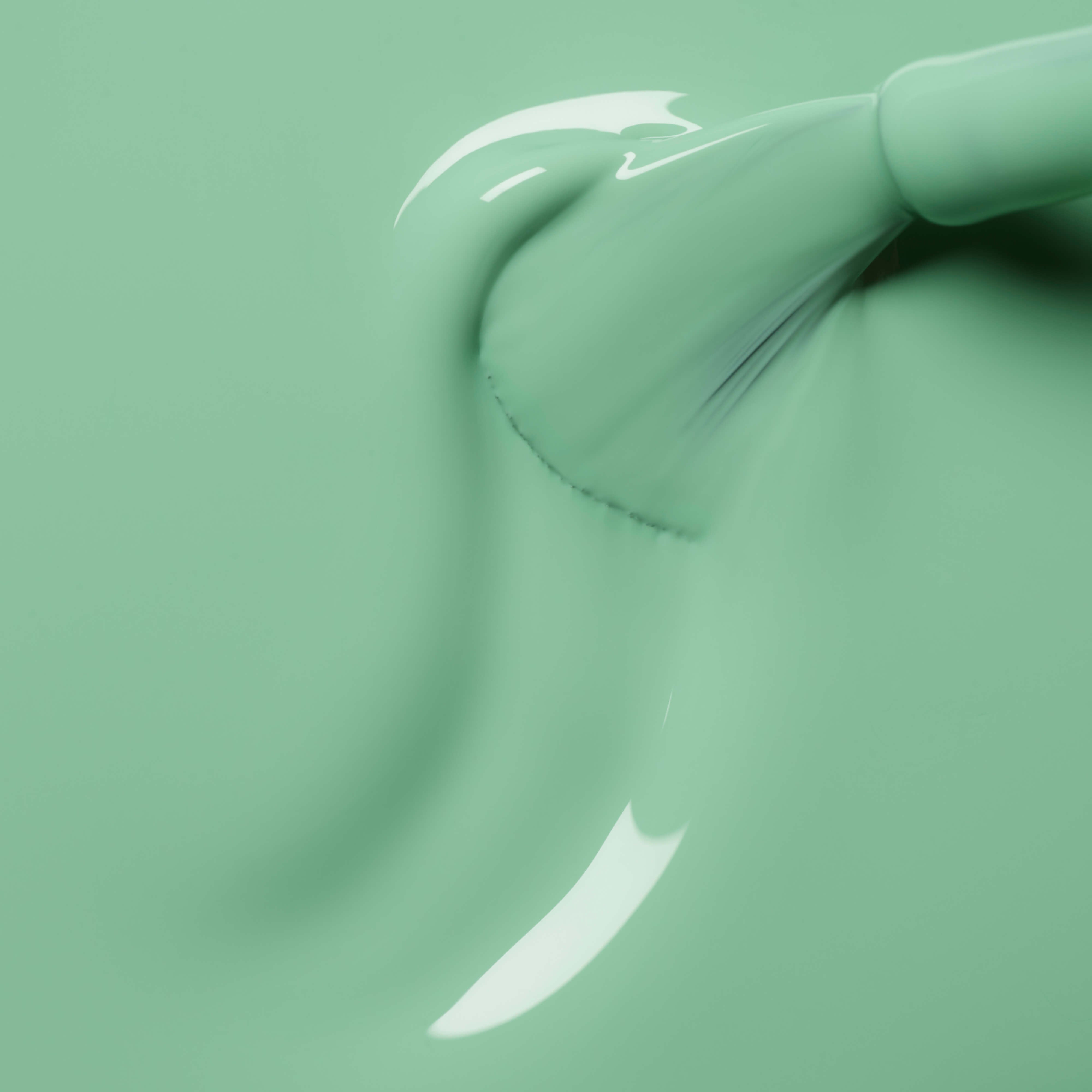 manucurist-green-flash-amande-semi-permanent-vert-menthe image 4