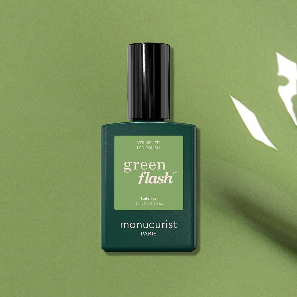 manicurist-green-flash-tuileries-vernis-semi-permanent-vert-olive image 1